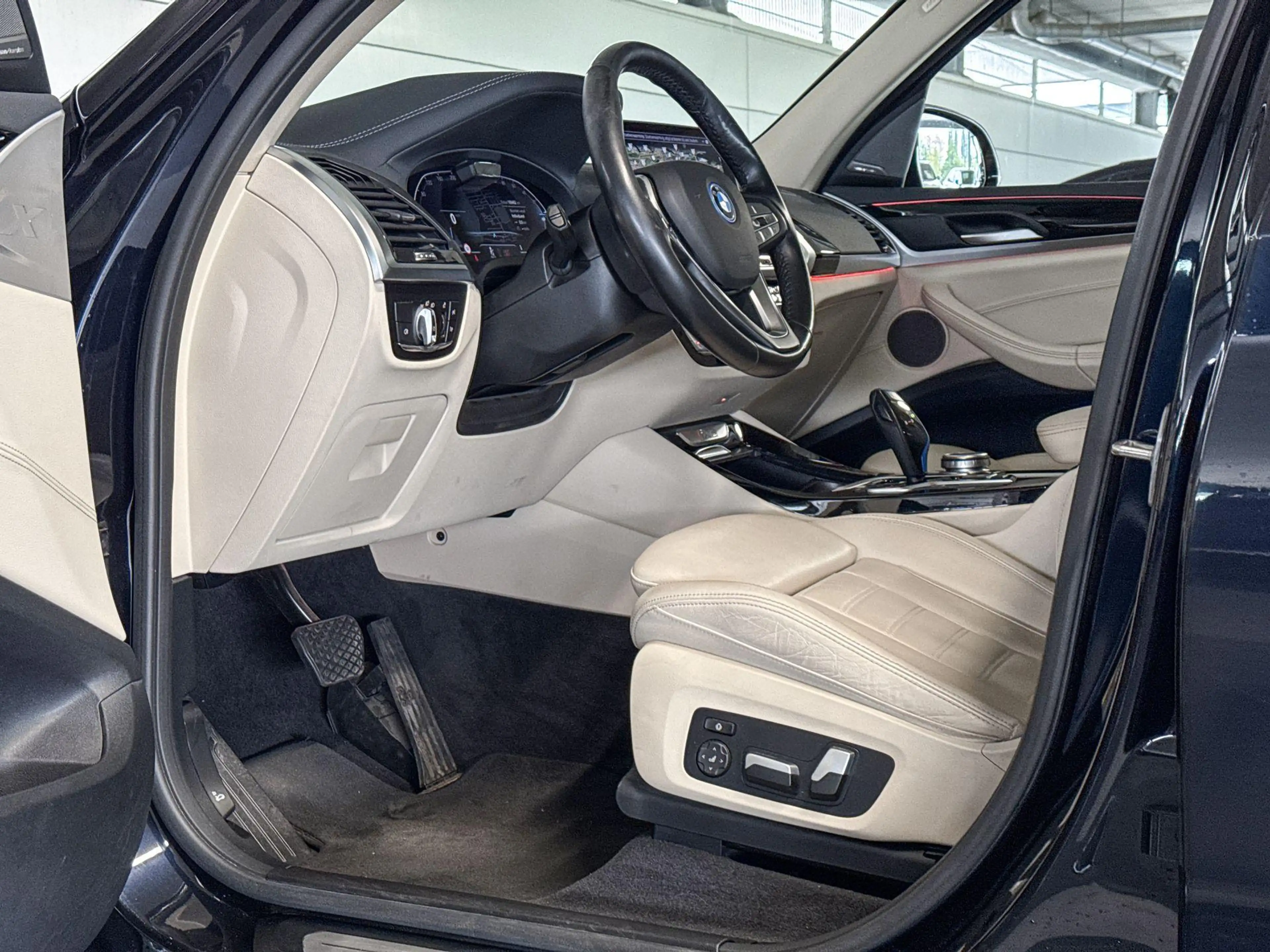 BMW iX3 High Executive 80 kWh — photo 9