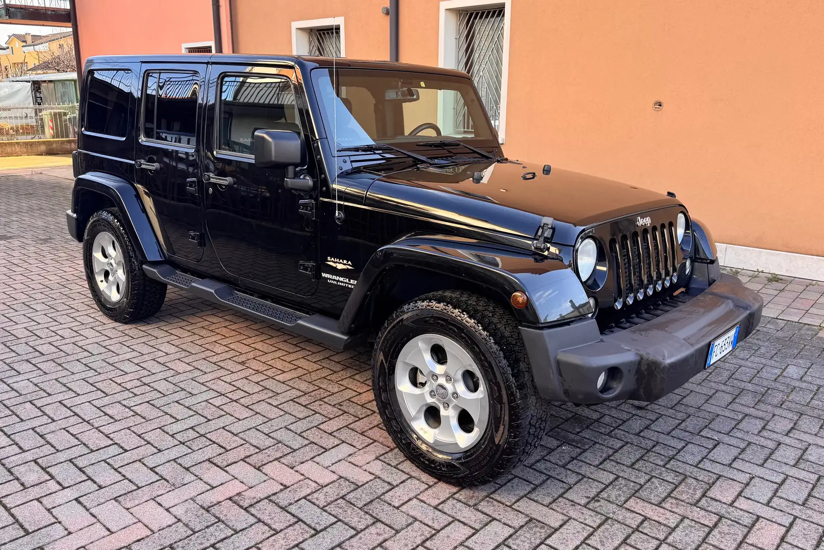 Jeep Wrangler Wrangler Unlimited 2.8 crd Sahara auto E5+ Schwarz - 1