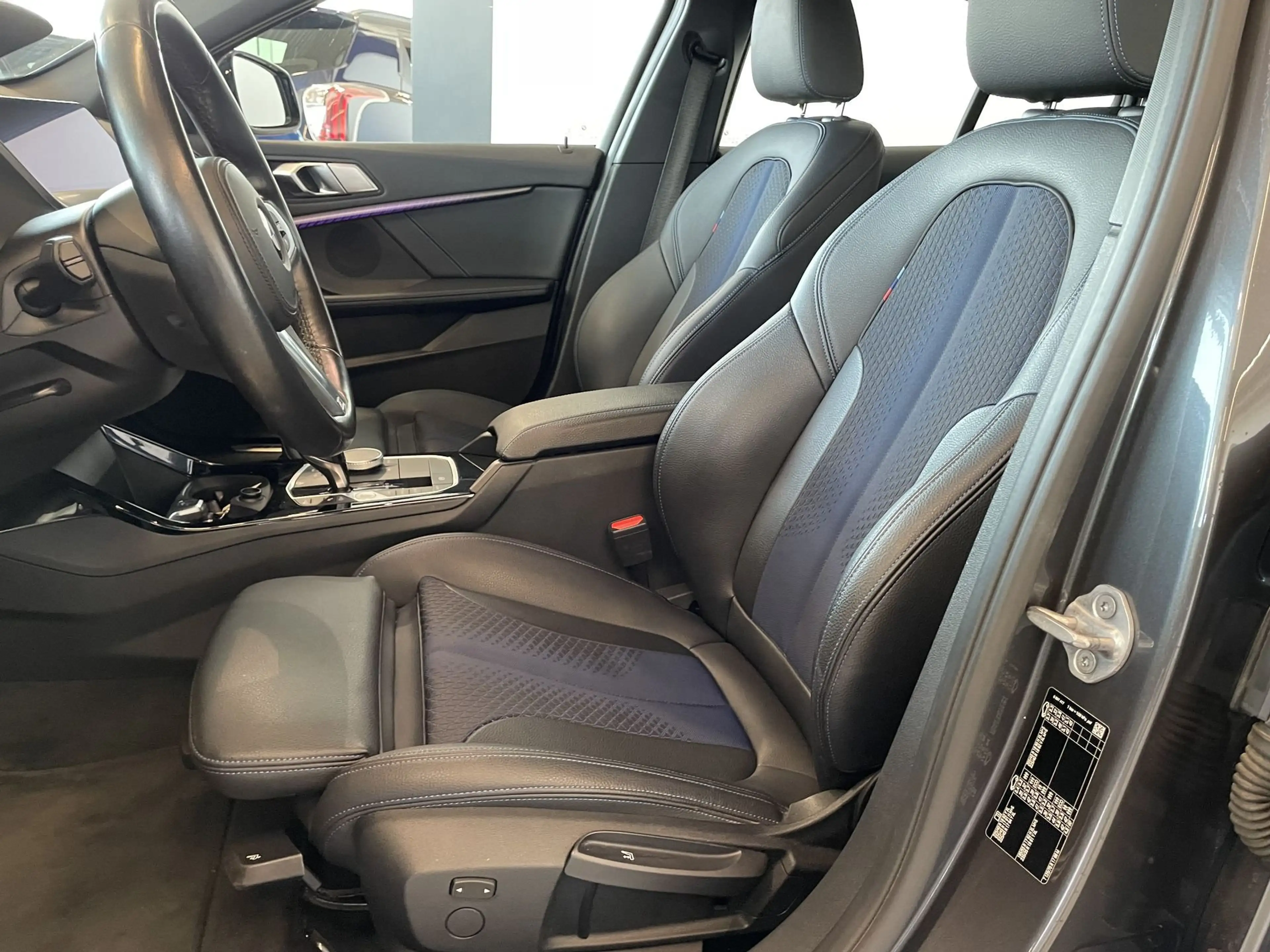 BMW 1er M Coupé M-Pack // Navi - Carplay - Airco — photo 10