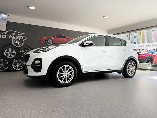 Kia Sportage view 3