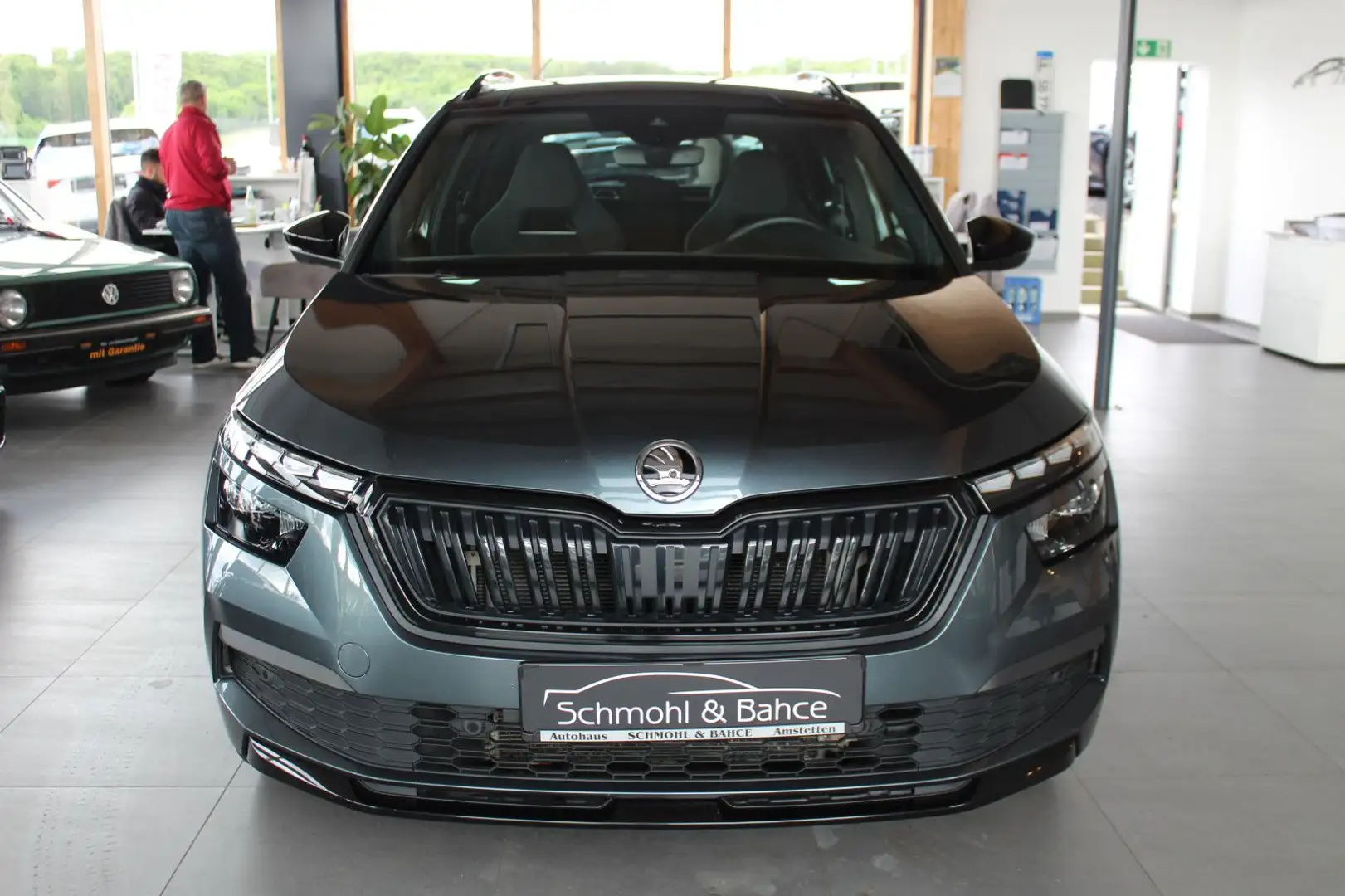 Skoda Kamiq 1.5 TSI Monte Carlo*NAVI*LED*PANO* Grau - 2