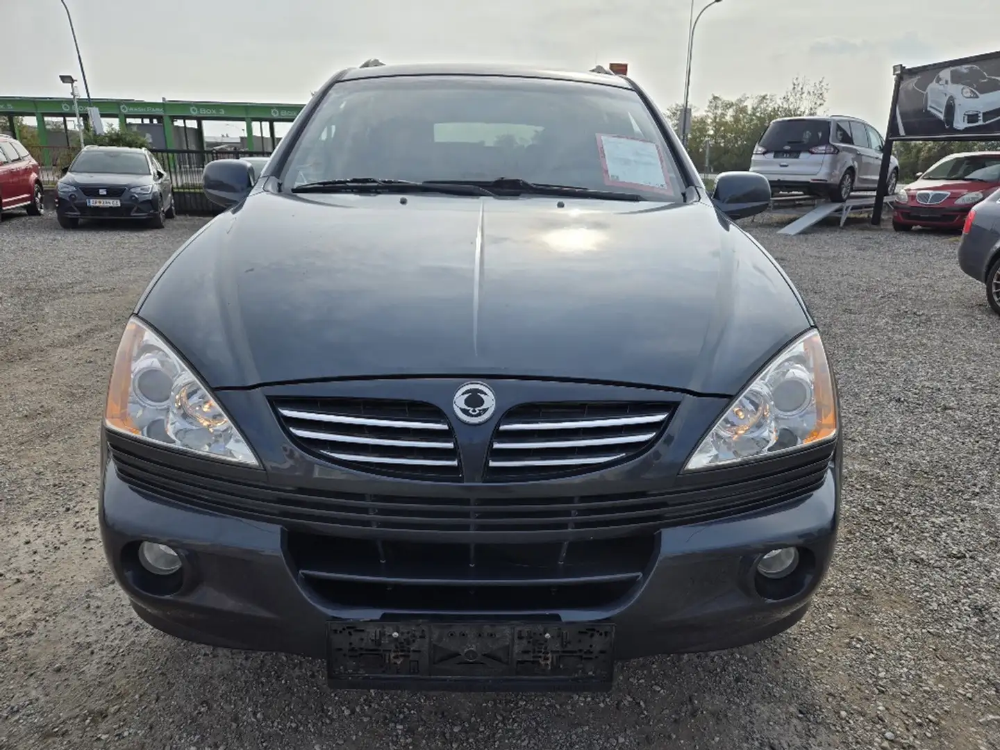 SsangYong Kyron Kyron Plus 2,0 Xdi 4WD Aut. Plus Grau - 2