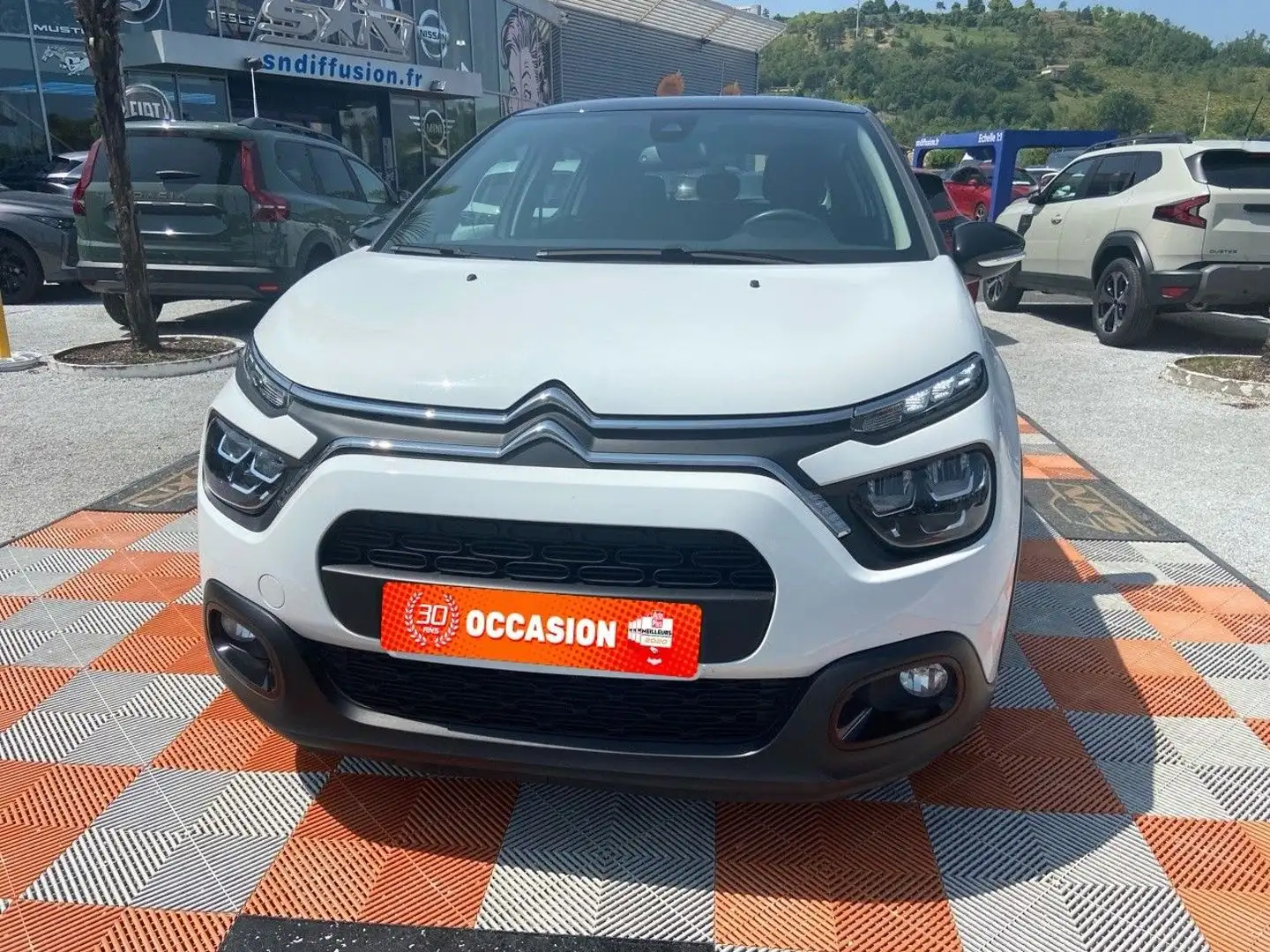 Citroen C3 NEW PureTech 83 SHINE EXPORT 1 ¨re main Blanc - 2
