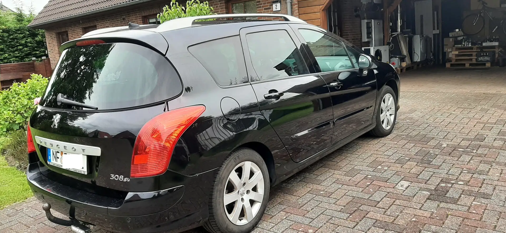Peugeot 308 308 SW HDi FAP 110 Filou Fekete - 2
