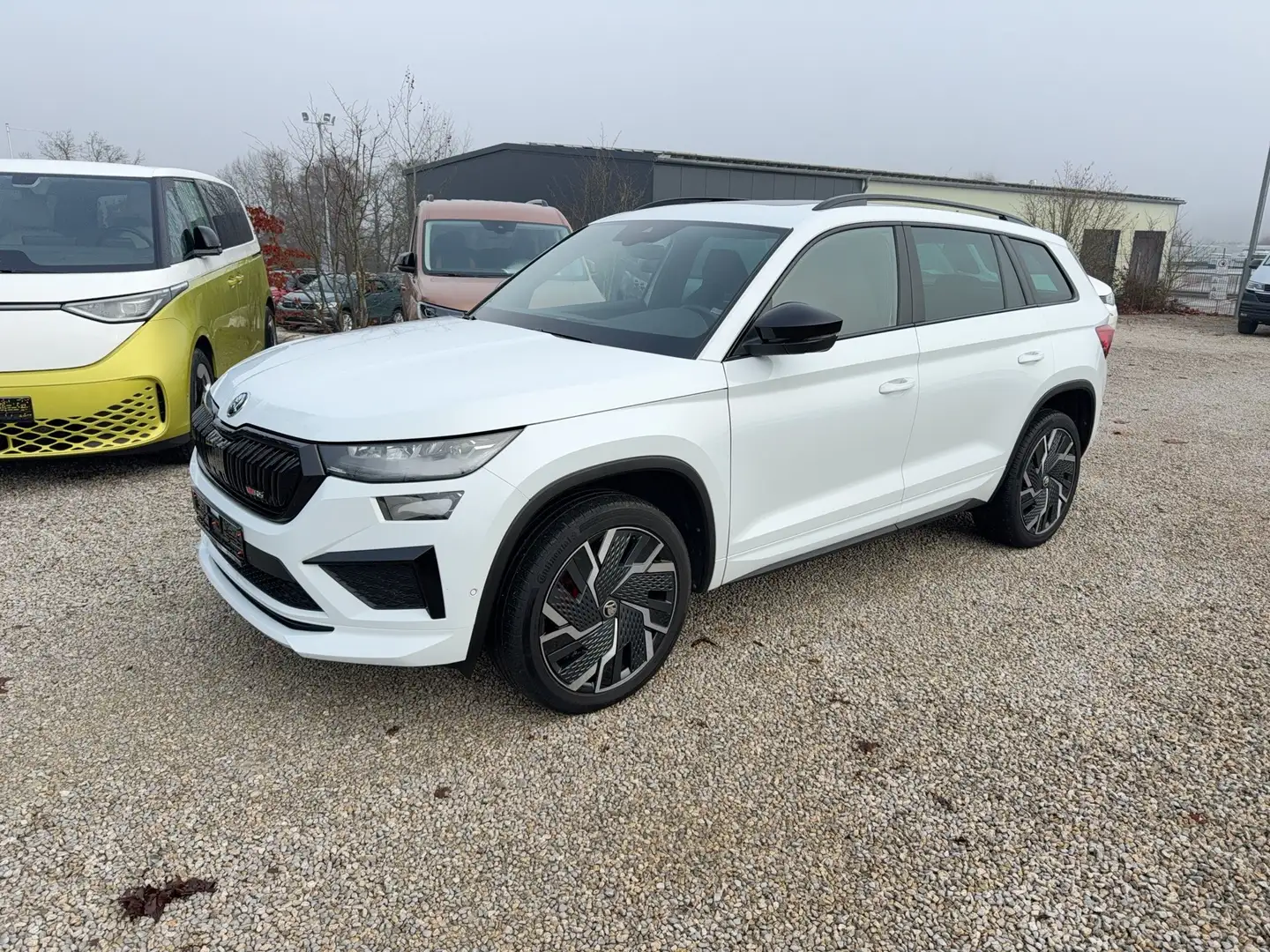 Skoda Kodiaq RS TSi DSG 4M Matrix/Pano/CarPlay/ACC/AHK Weiß - 2