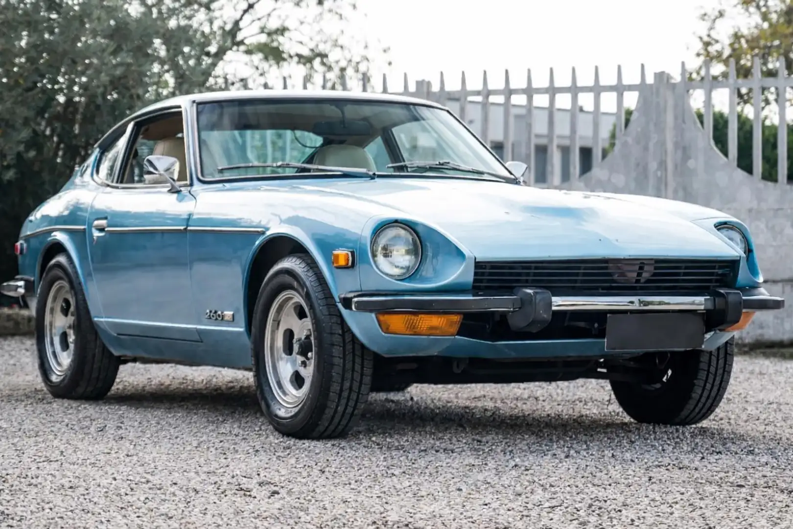 Nissan Datsun 260Z Blau - 1