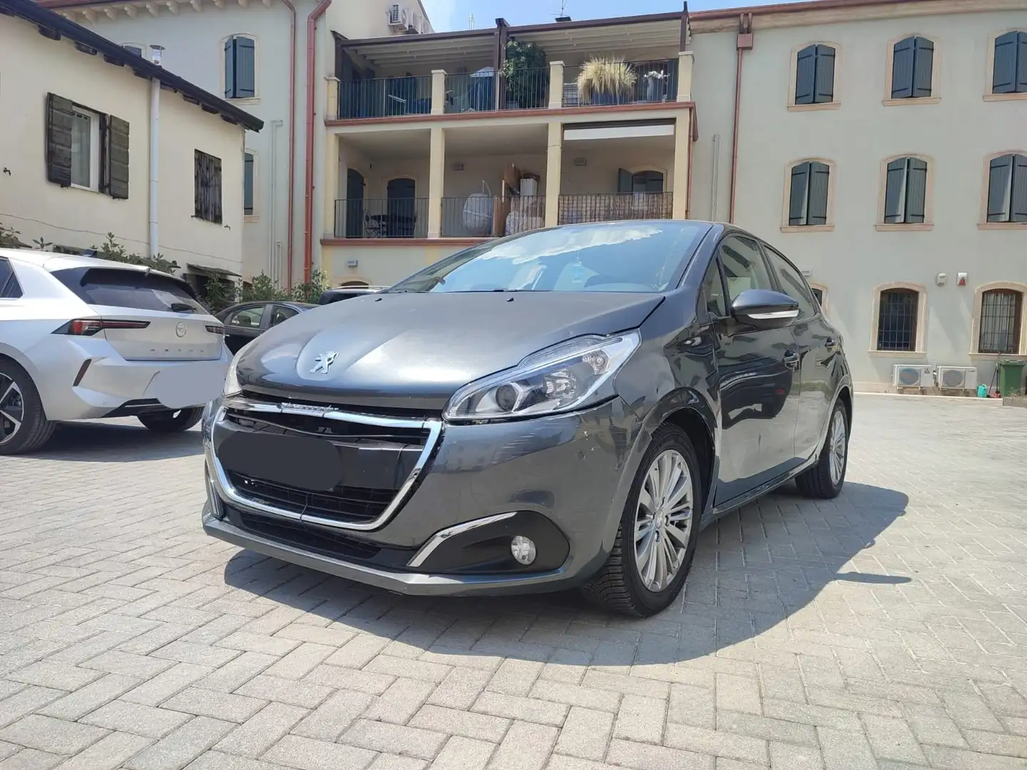 Peugeot 208 Active Grigio - 1
