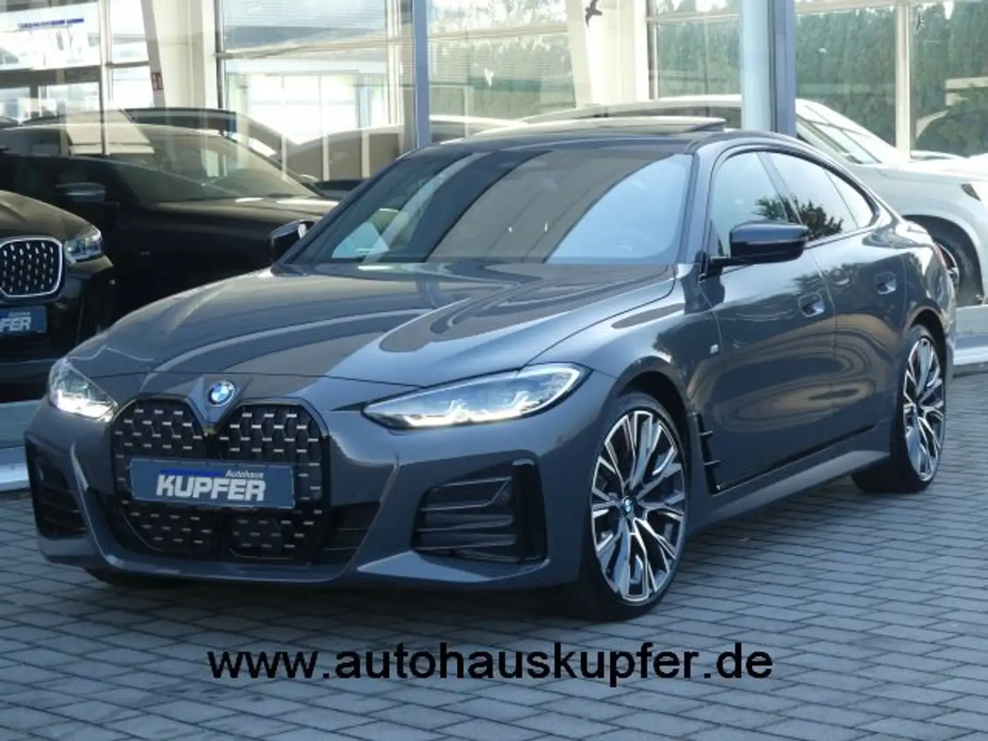 BMW 420 d xDrive M Sport SD°HarmKard.AHK Grau - 1