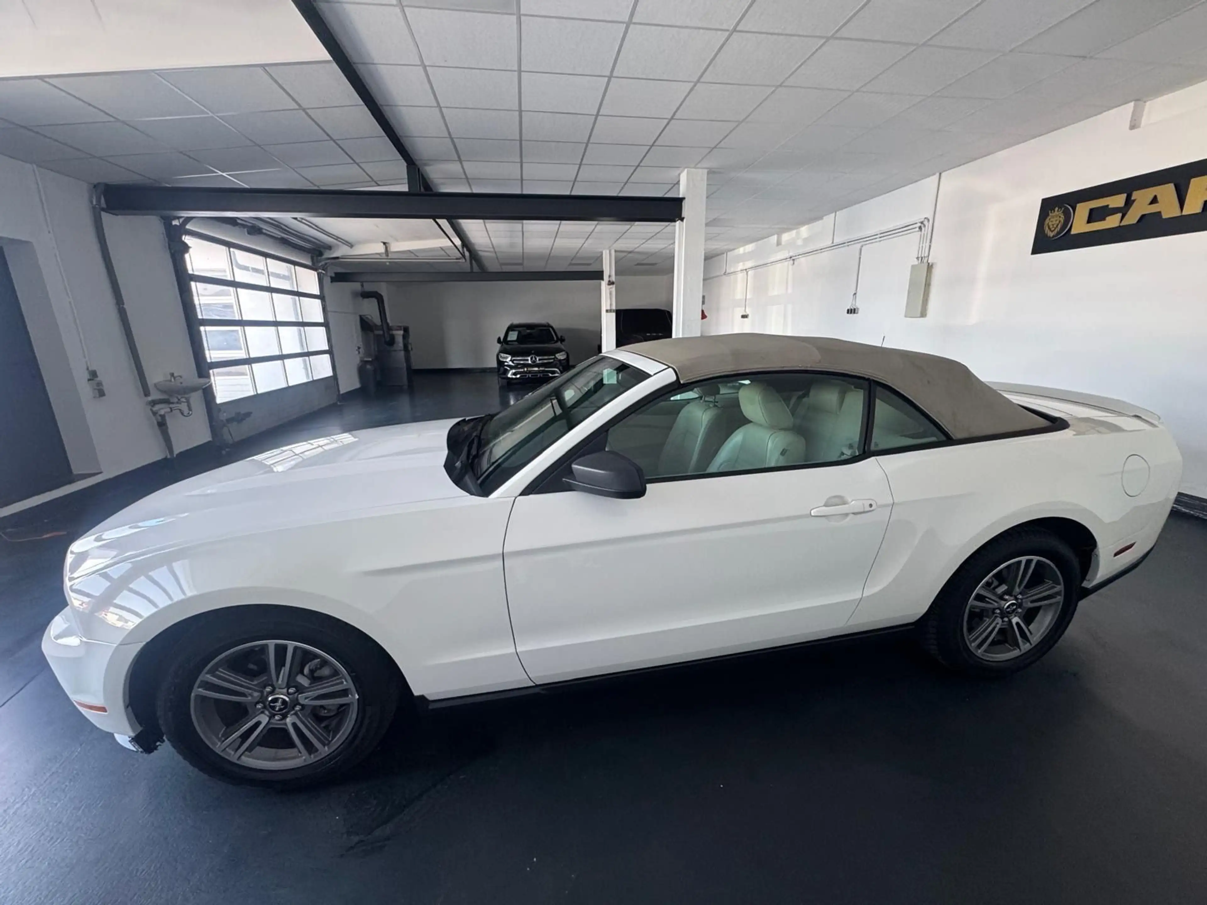 Ford Mustang CABRIO "V6+VOLLLEDER+SPORTPAKET" — photo 14