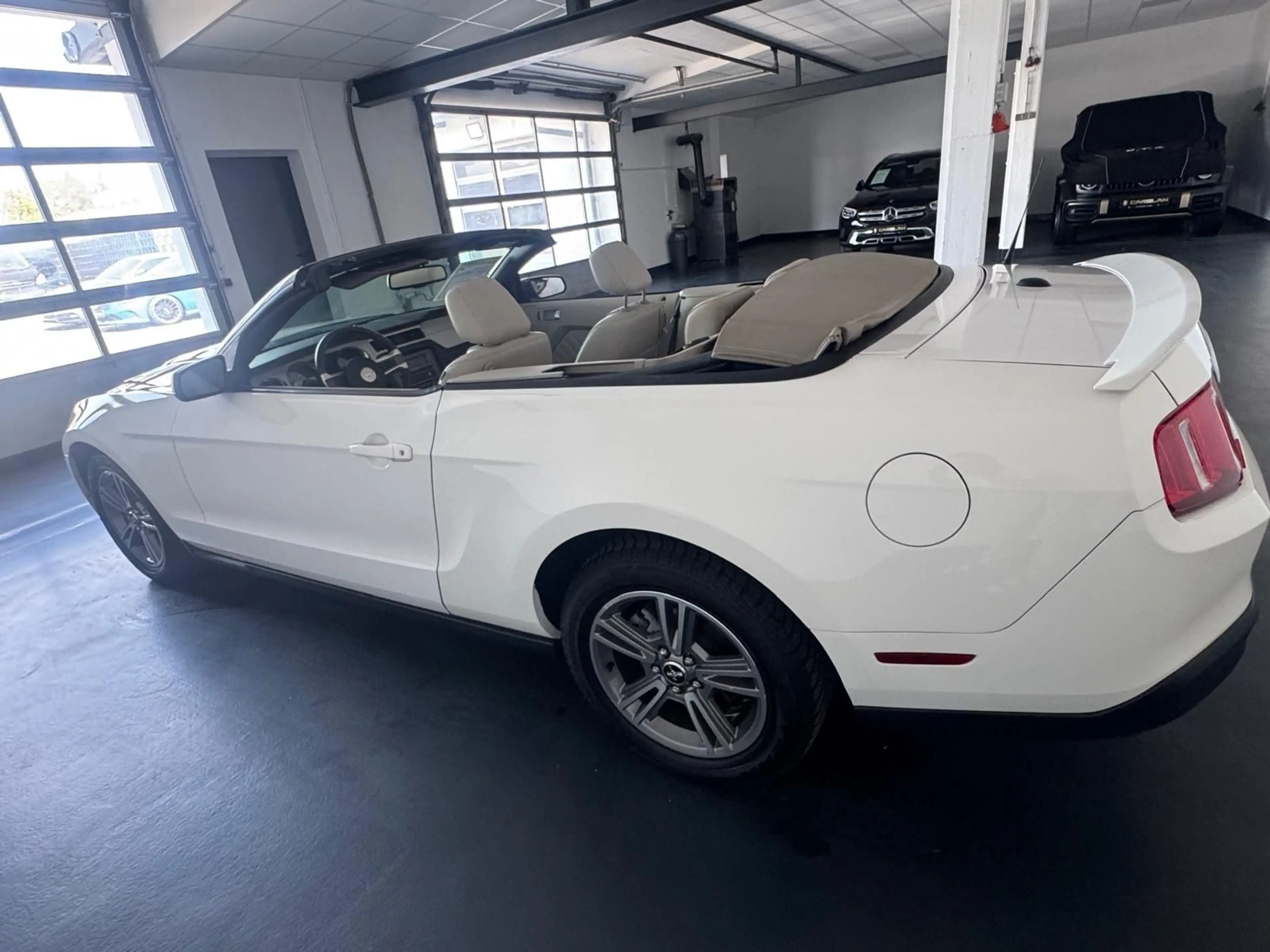 Ford Mustang CABRIO "V6+VOLLLEDER+SPORTPAKET" — photo 12