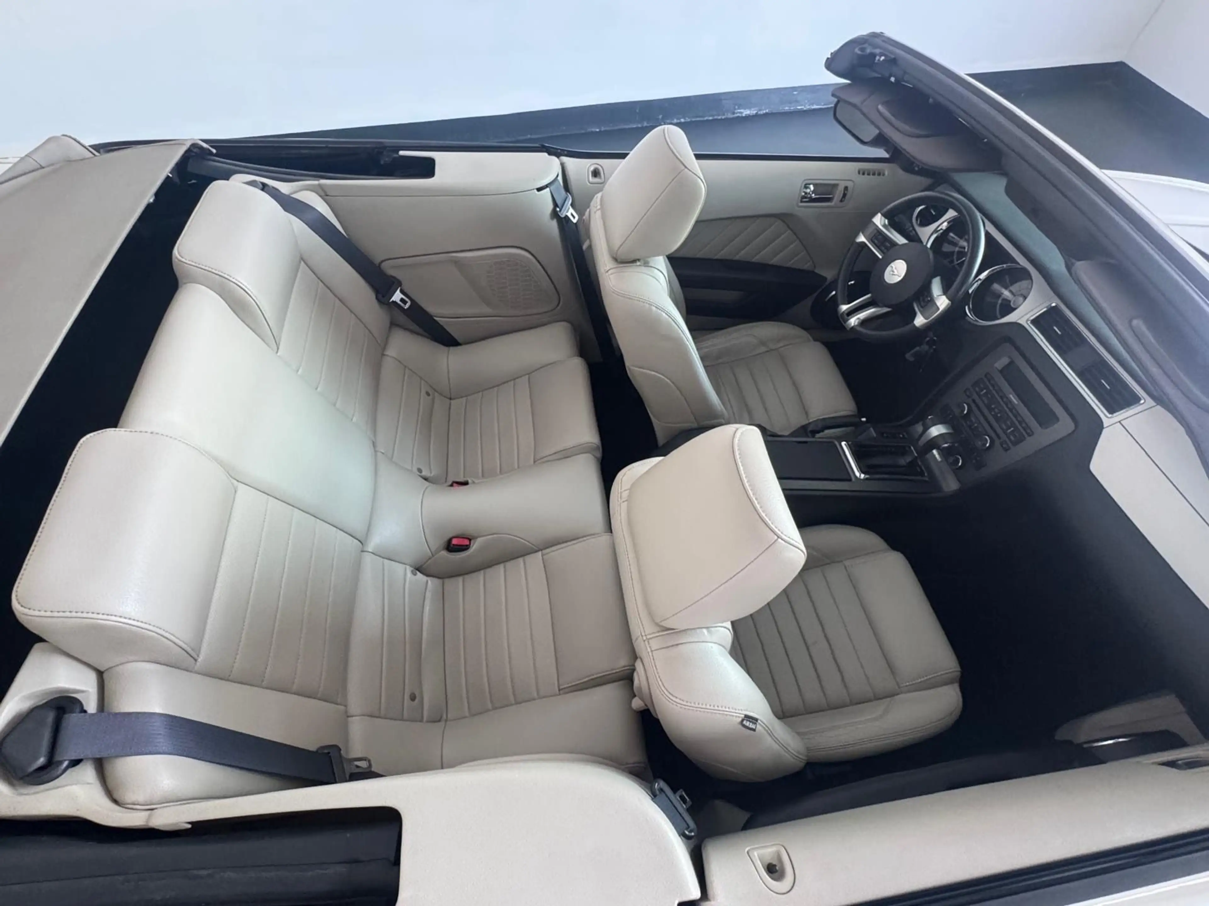 Ford Mustang CABRIO "V6+VOLLLEDER+SPORTPAKET" — photo 10