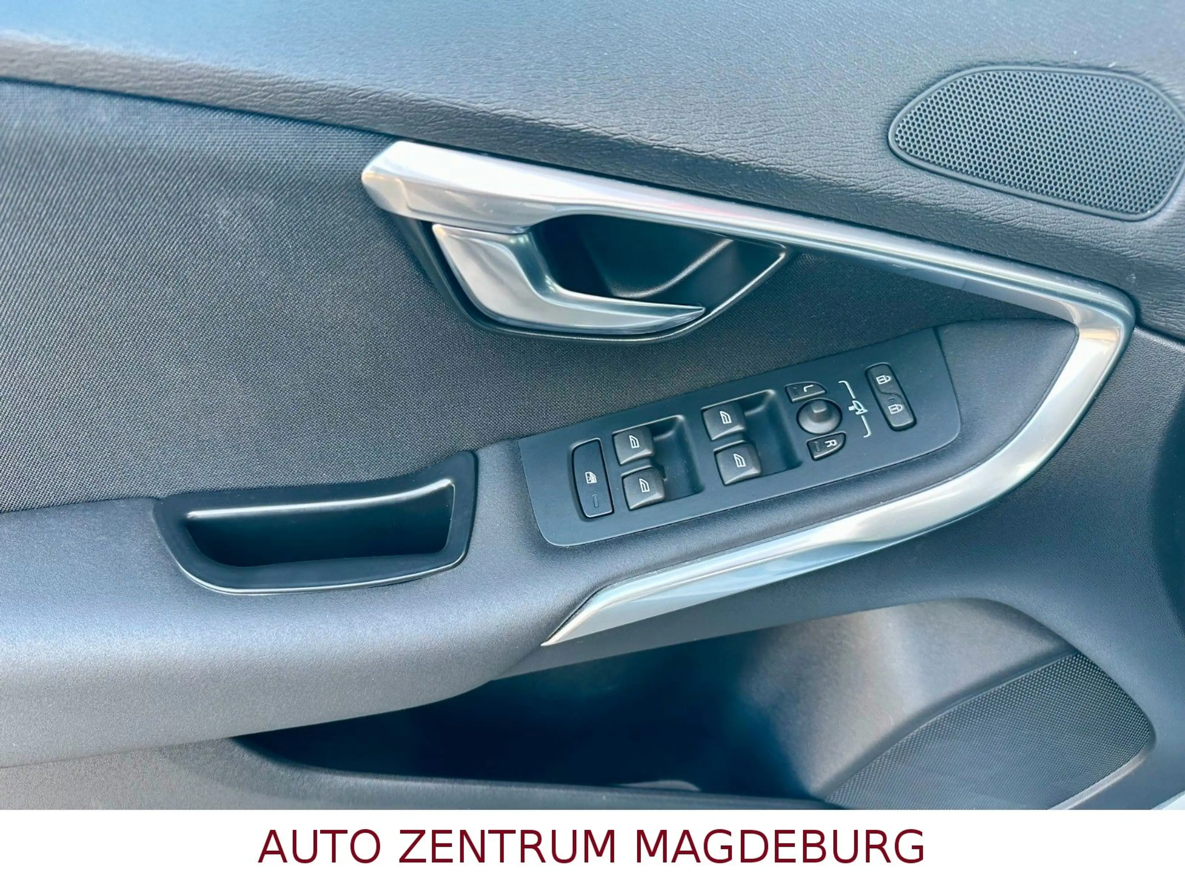 Volvo V40 Momentum *NAVI*KAMERA*LED*TOTEWINKEL*SPURH* — photo 14