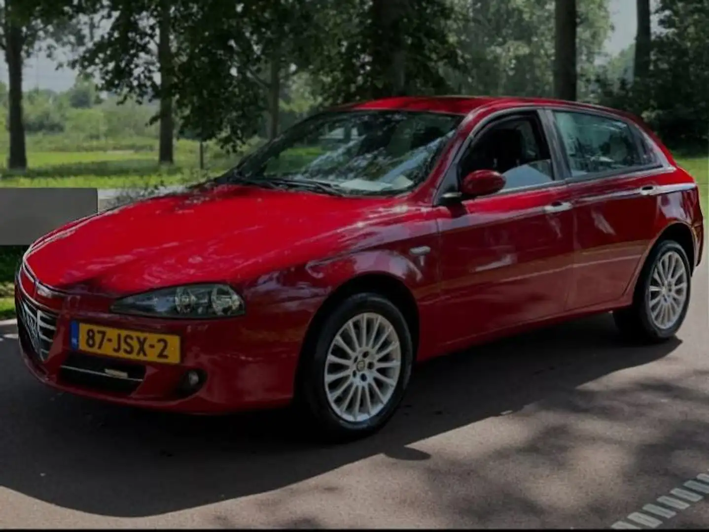 Alfa Romeo 147 147 2.0 TS Distinctive crvena - 2