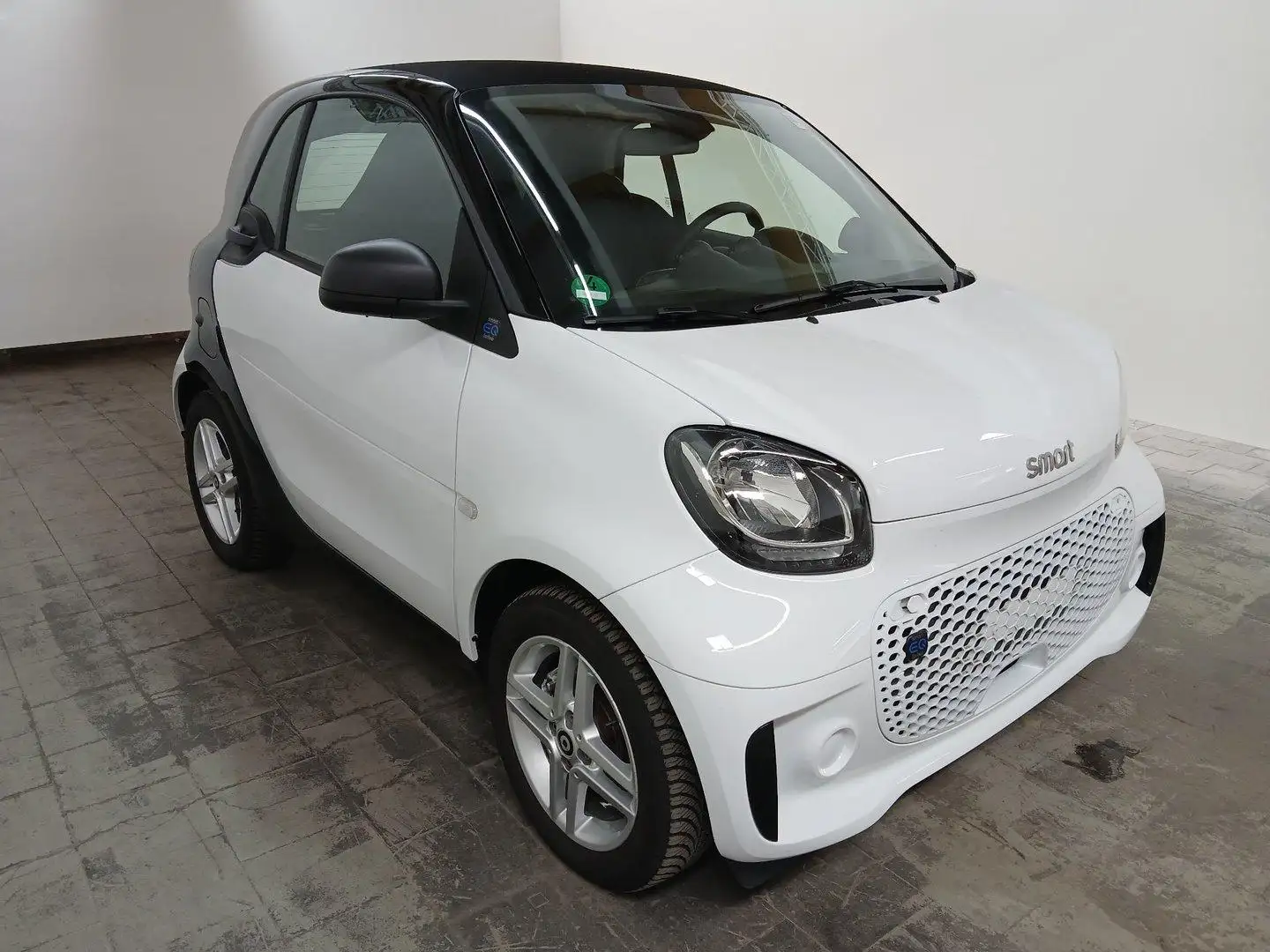 smart forTwo coupe electric drive / EQ  Paket: Plus Schwarz - 2