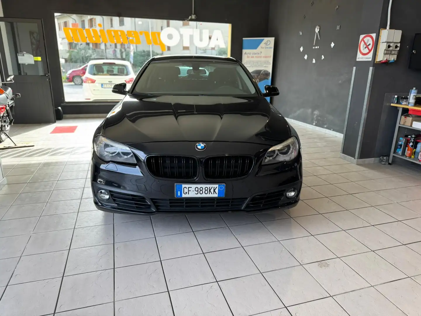BMW 520 Serie 5 F11 Touring 520d Touring xdrive Business Schwarz - 1