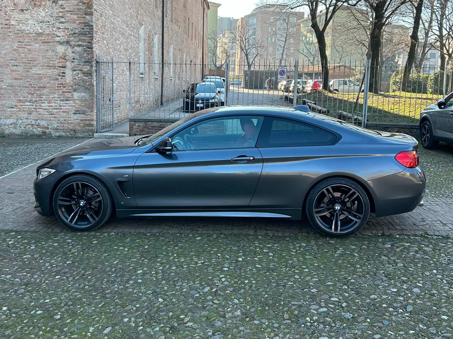 BMW 420 Serie 4 F32 2013 Coupe420d Coupe Msport 184cv auto Grigio - 1