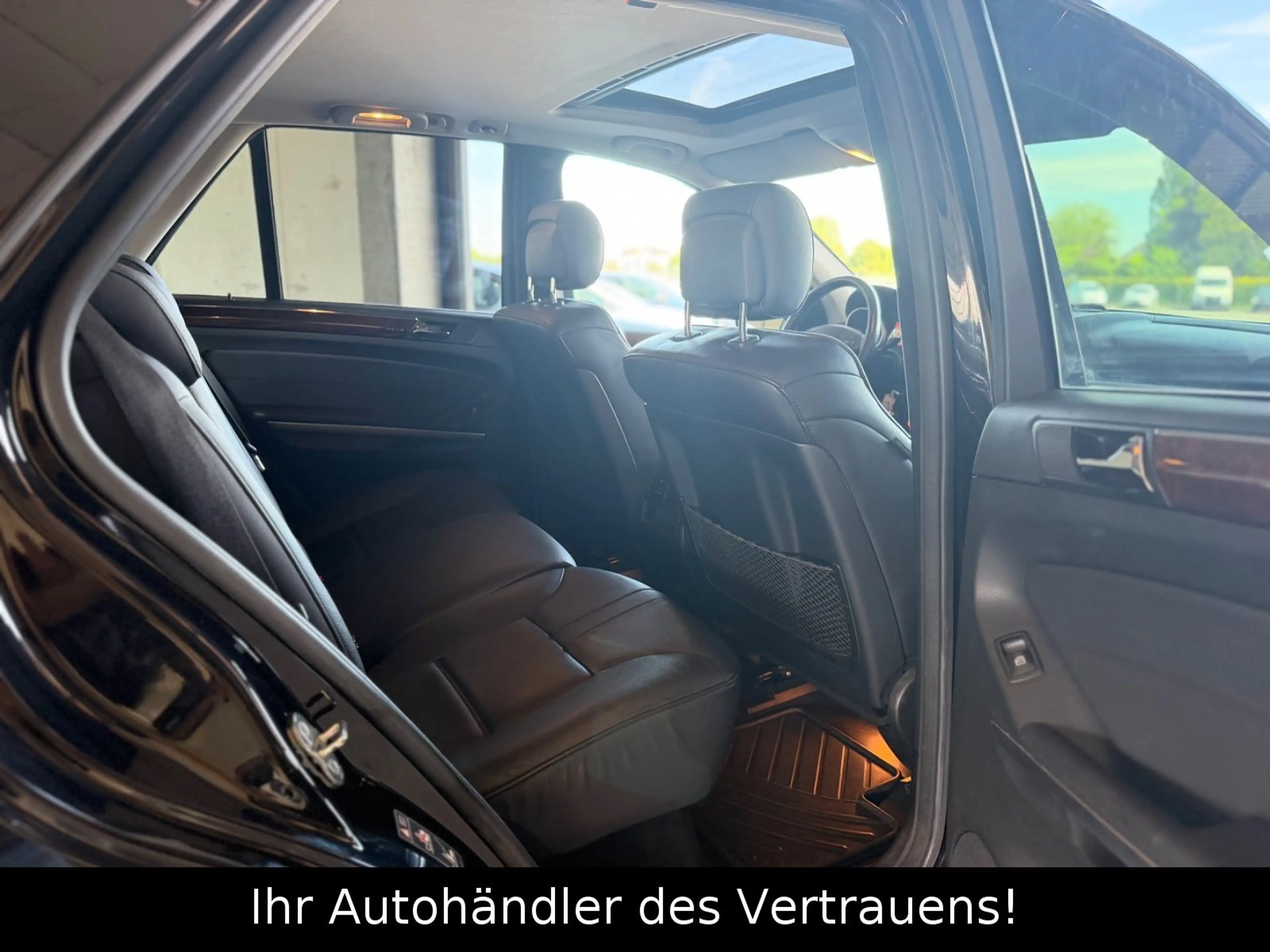 Mercedes-Benz ML 300 CDI*AHK 3,5t*PDC*Tempomat*Voll Leder — photo 12