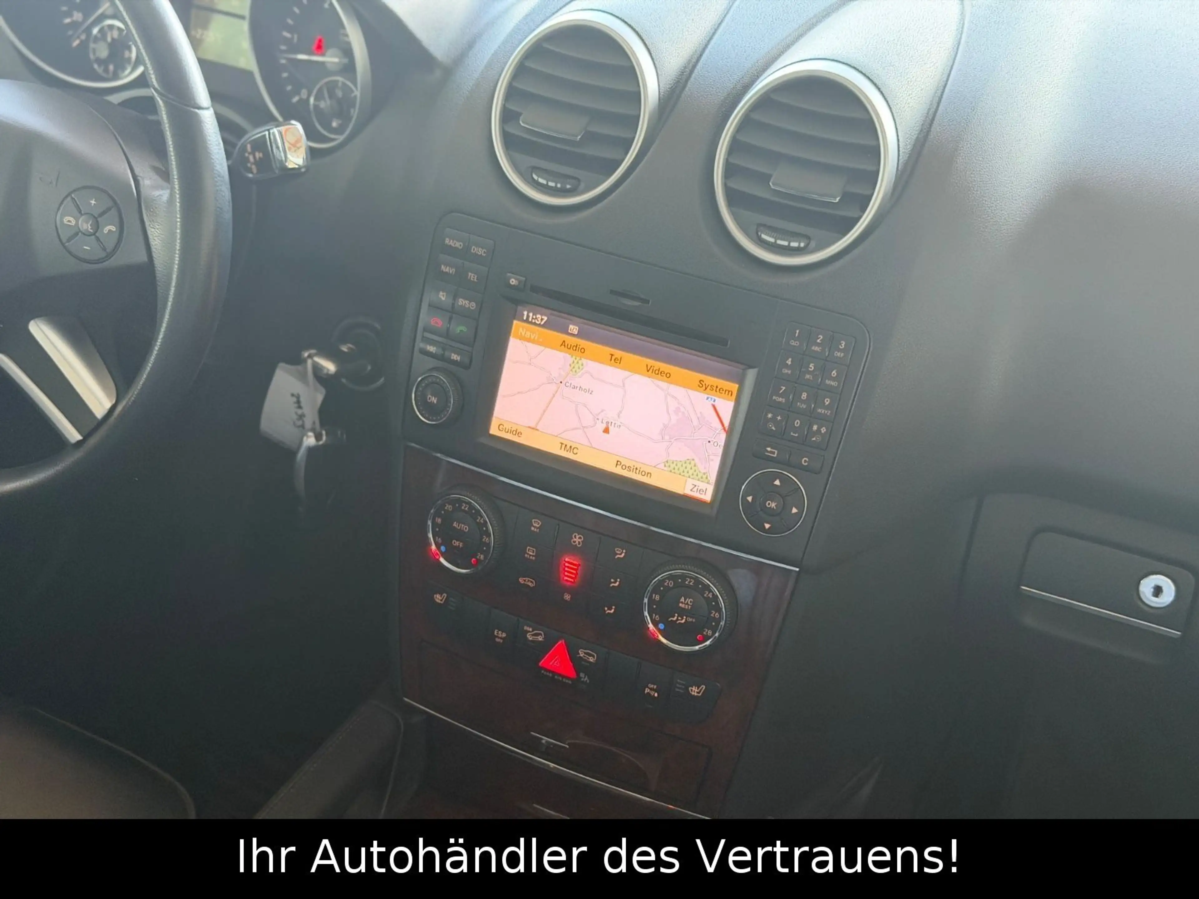 Mercedes-Benz ML 300 CDI*AHK 3,5t*PDC*Tempomat*Voll Leder — photo 15