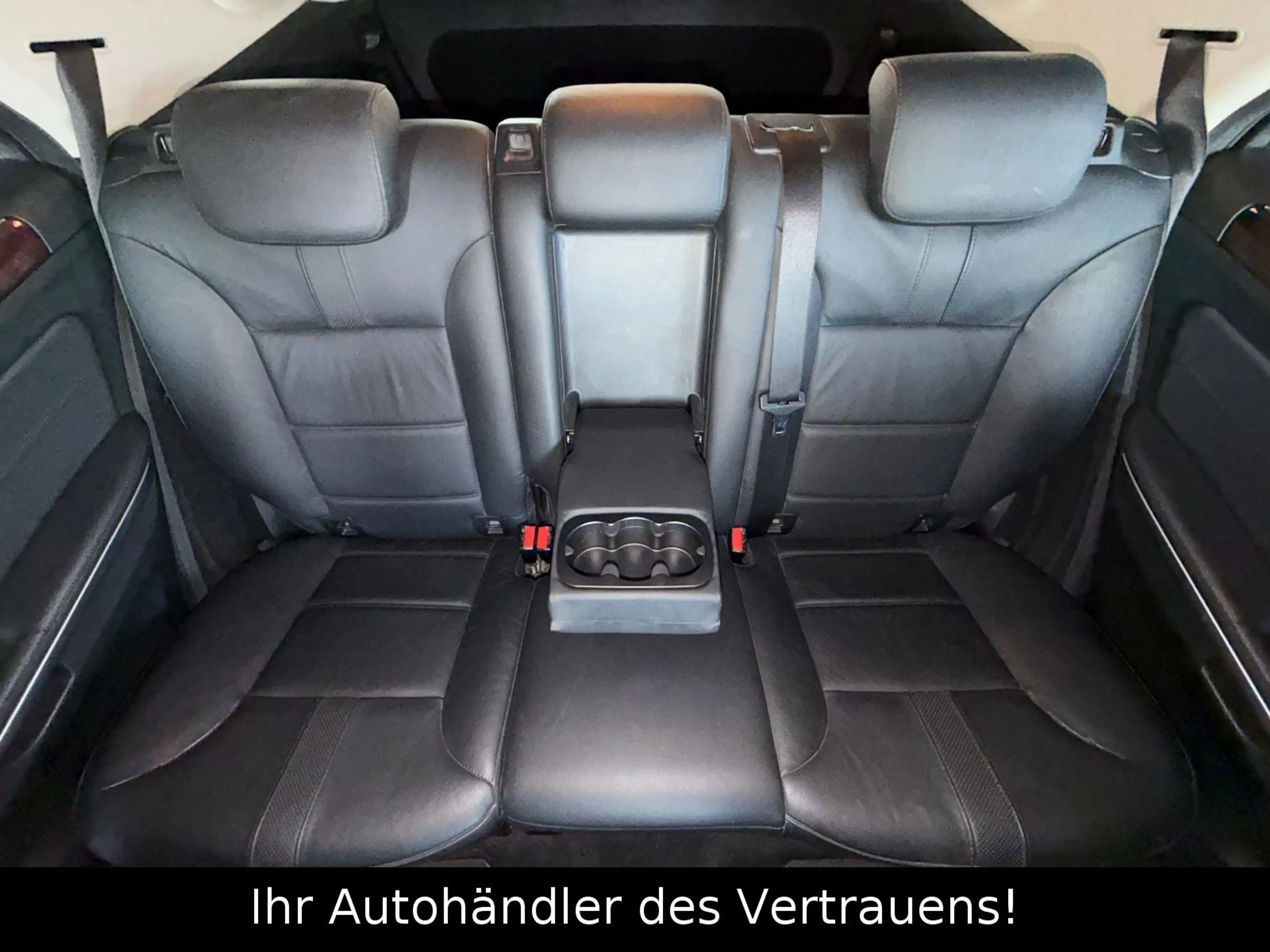 Mercedes-Benz ML 300 CDI*AHK 3,5t*PDC*Tempomat*Voll Leder — photo 13