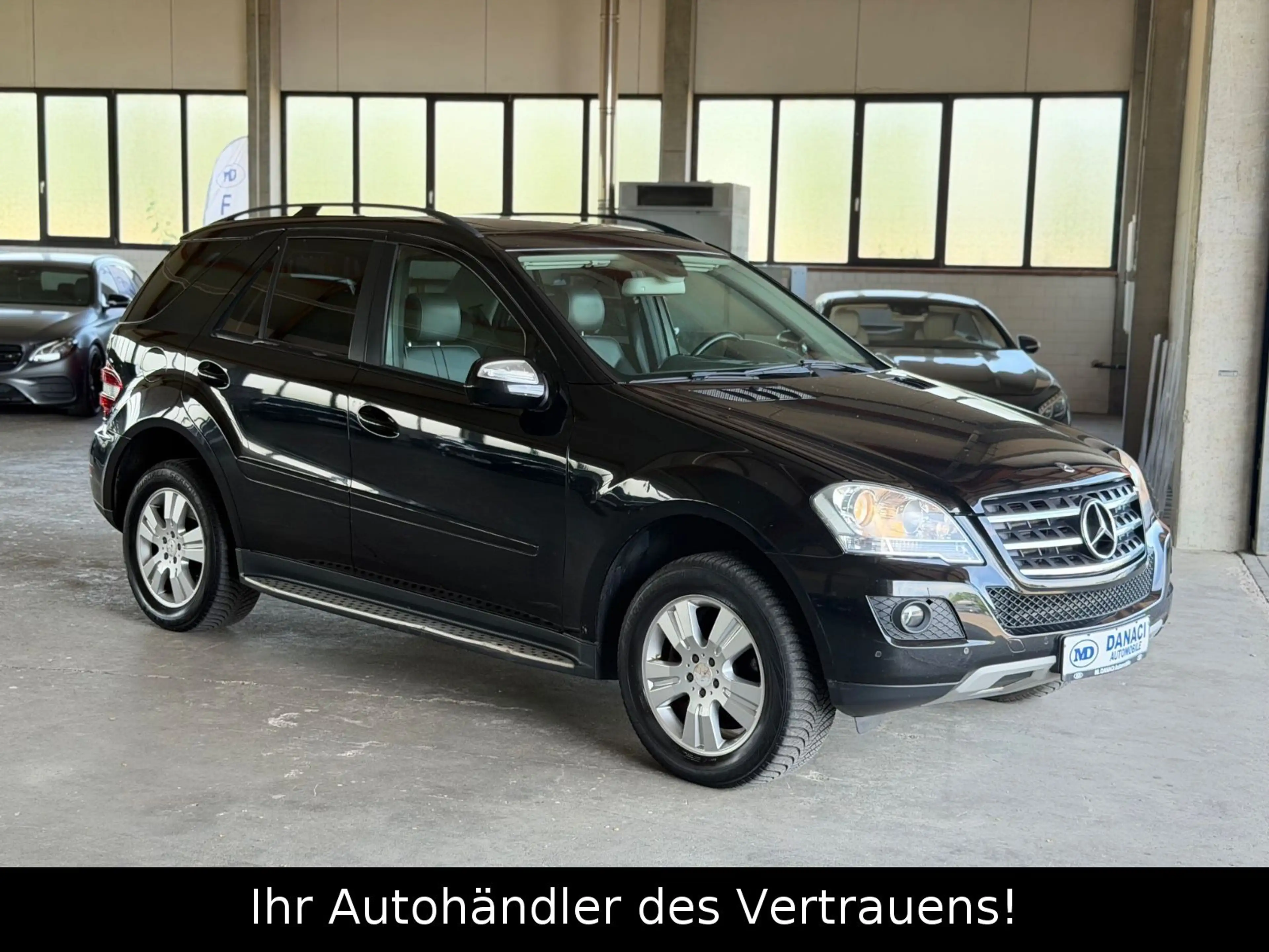 Mercedes-Benz ML 300 CDI*AHK 3,5t*PDC*Tempomat*Voll Leder