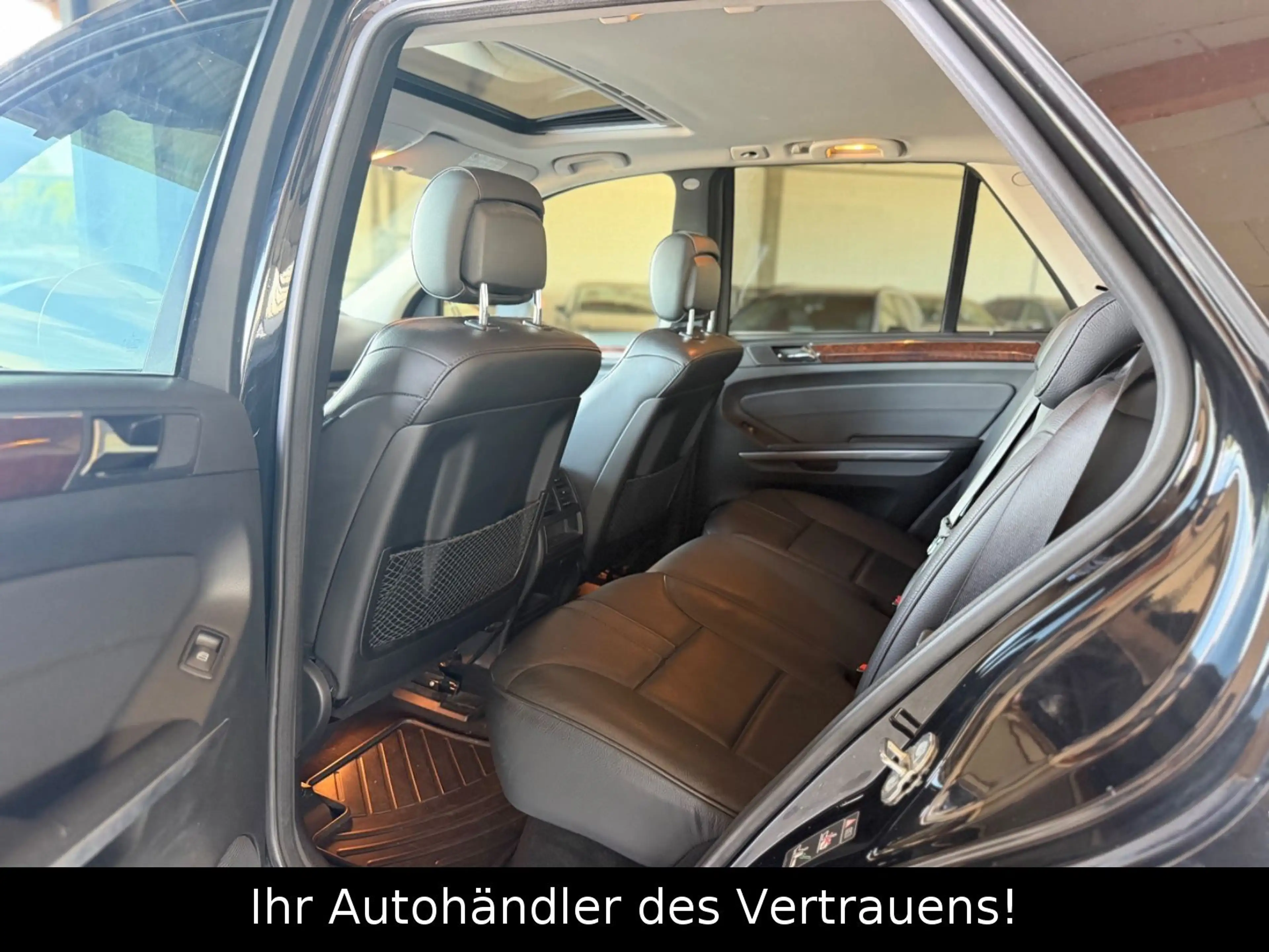 Mercedes-Benz ML 300 CDI*AHK 3,5t*PDC*Tempomat*Voll Leder — photo 14