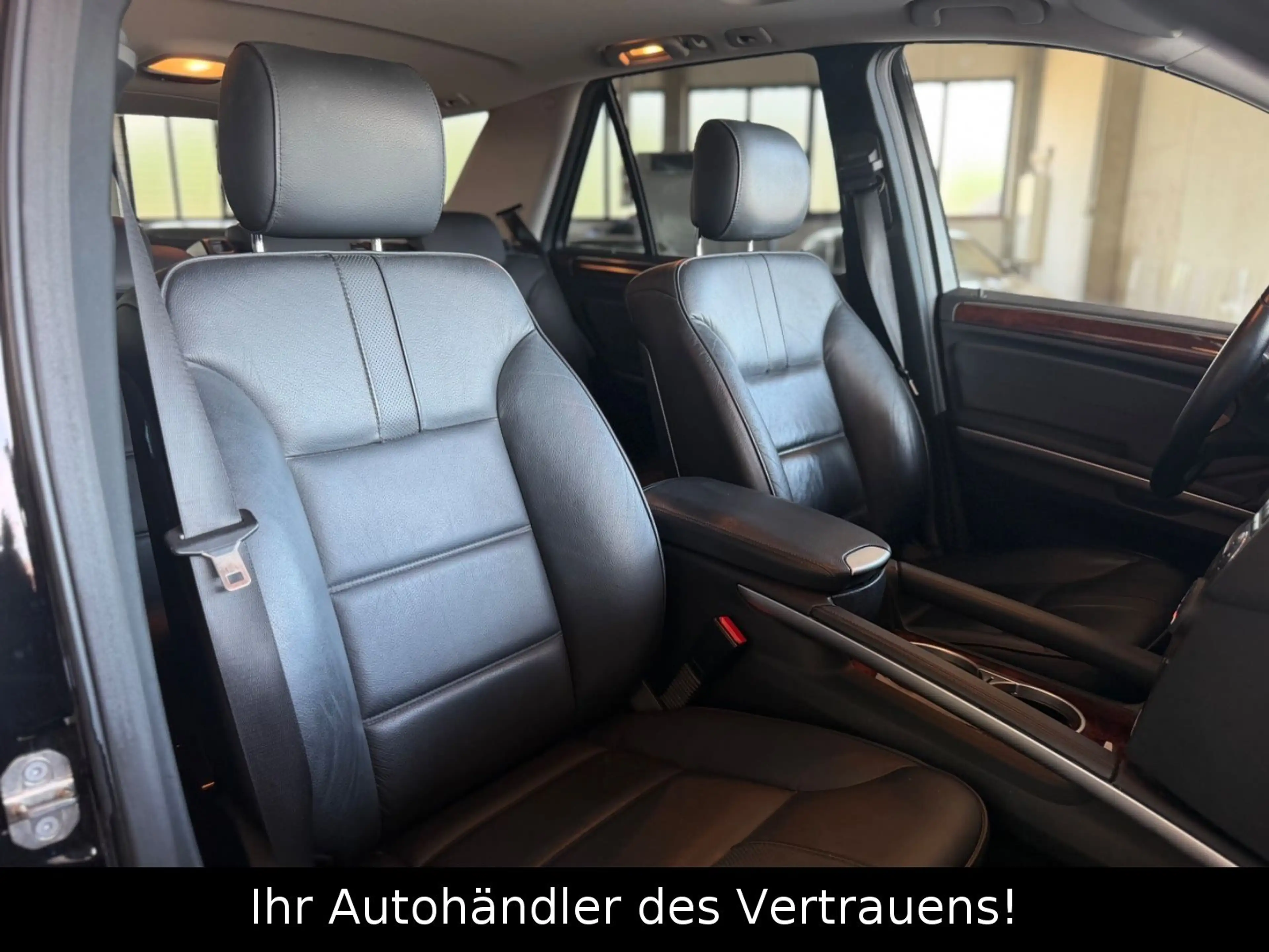 Mercedes-Benz ML 300 CDI*AHK 3,5t*PDC*Tempomat*Voll Leder — photo 10