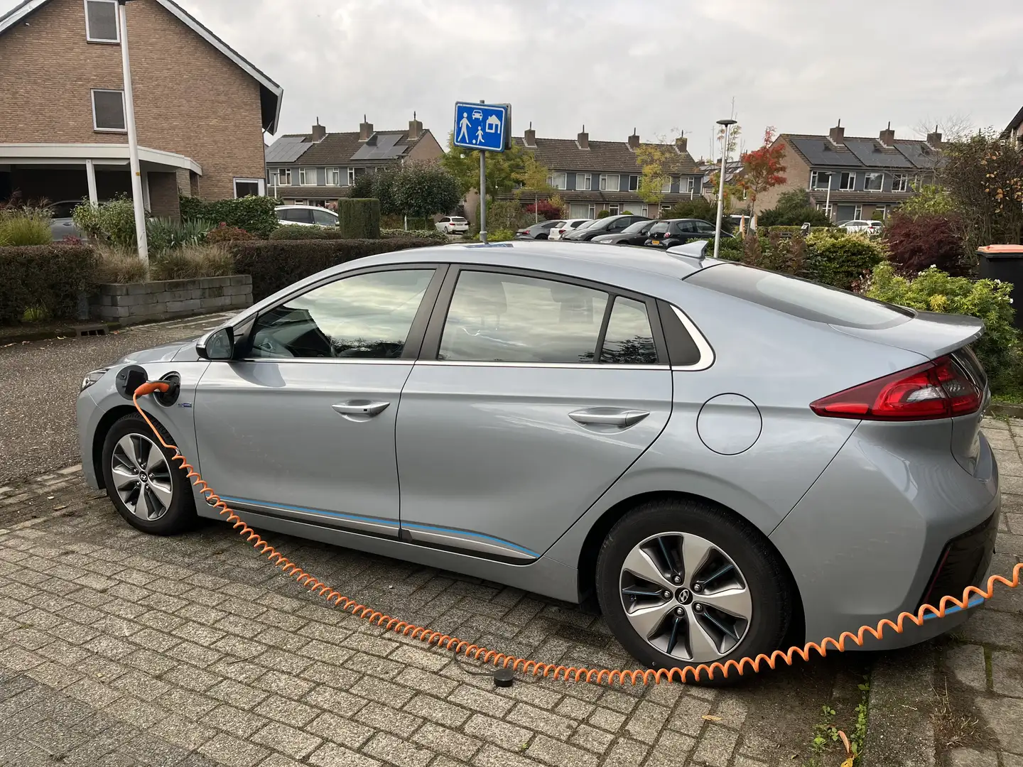Hyundai IONIQ IONIQ 1.6 GDi PHEV Comfort Grijs - 2