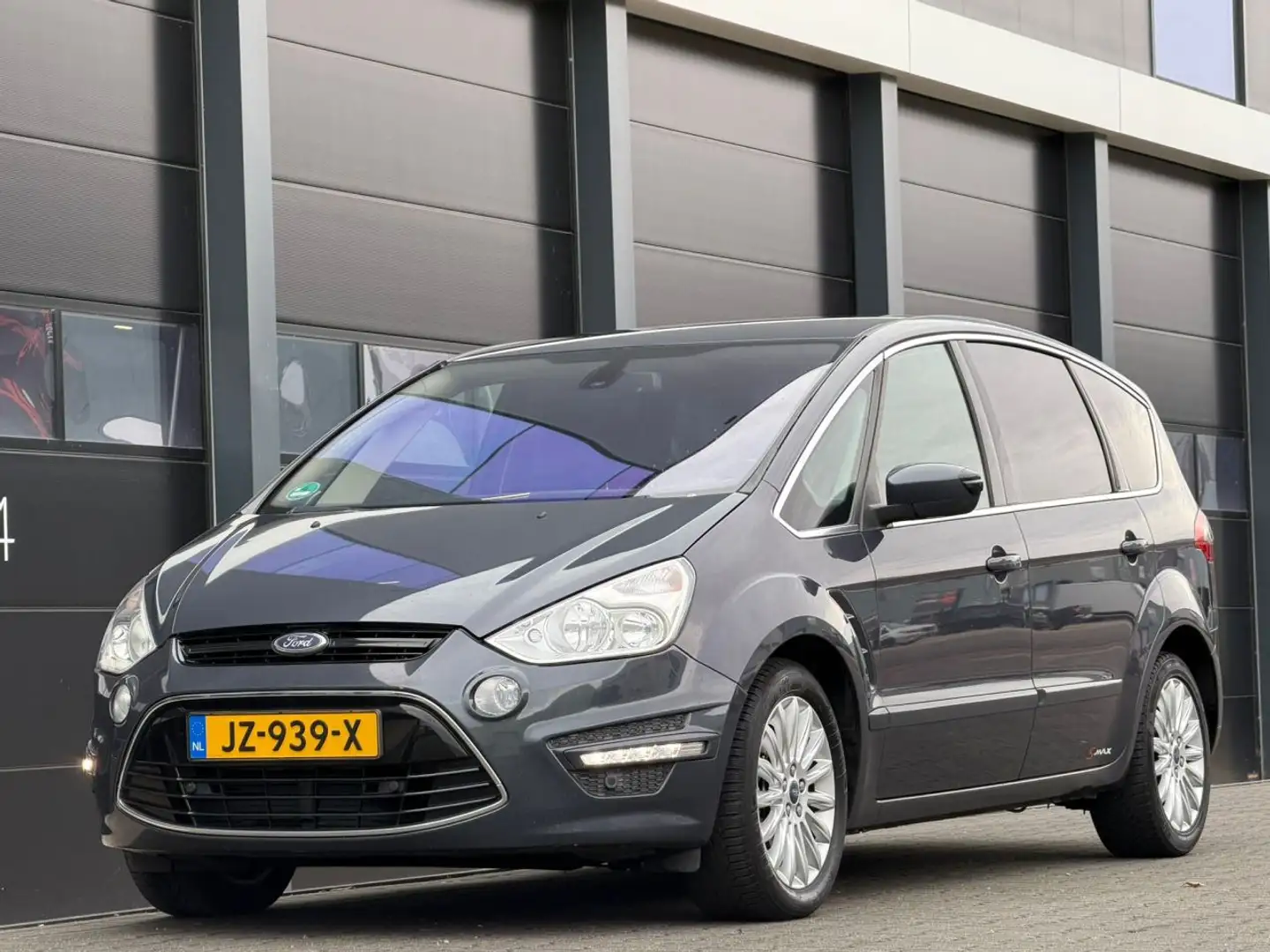 Ford S-Max 2.0 TDCI Navi Clima 7-PERS Grijs - 1
