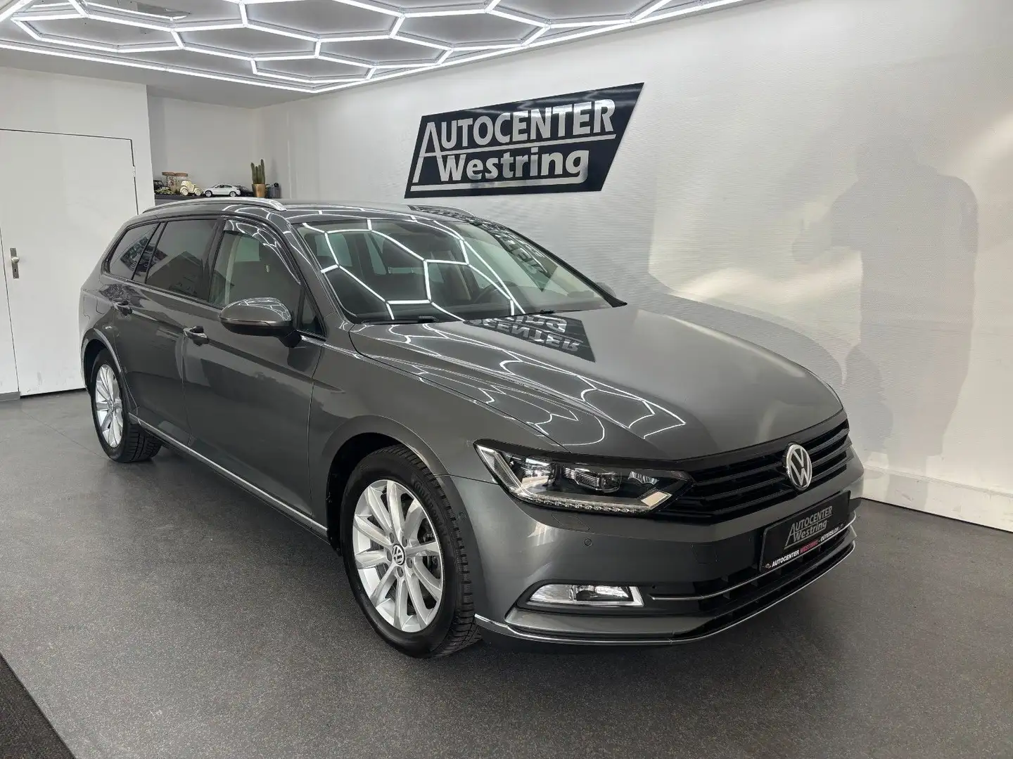 Volkswagen Passat Variant Passat 2.0 TDI Variant Highline*DSG*Leder*Navi* Grau - 1