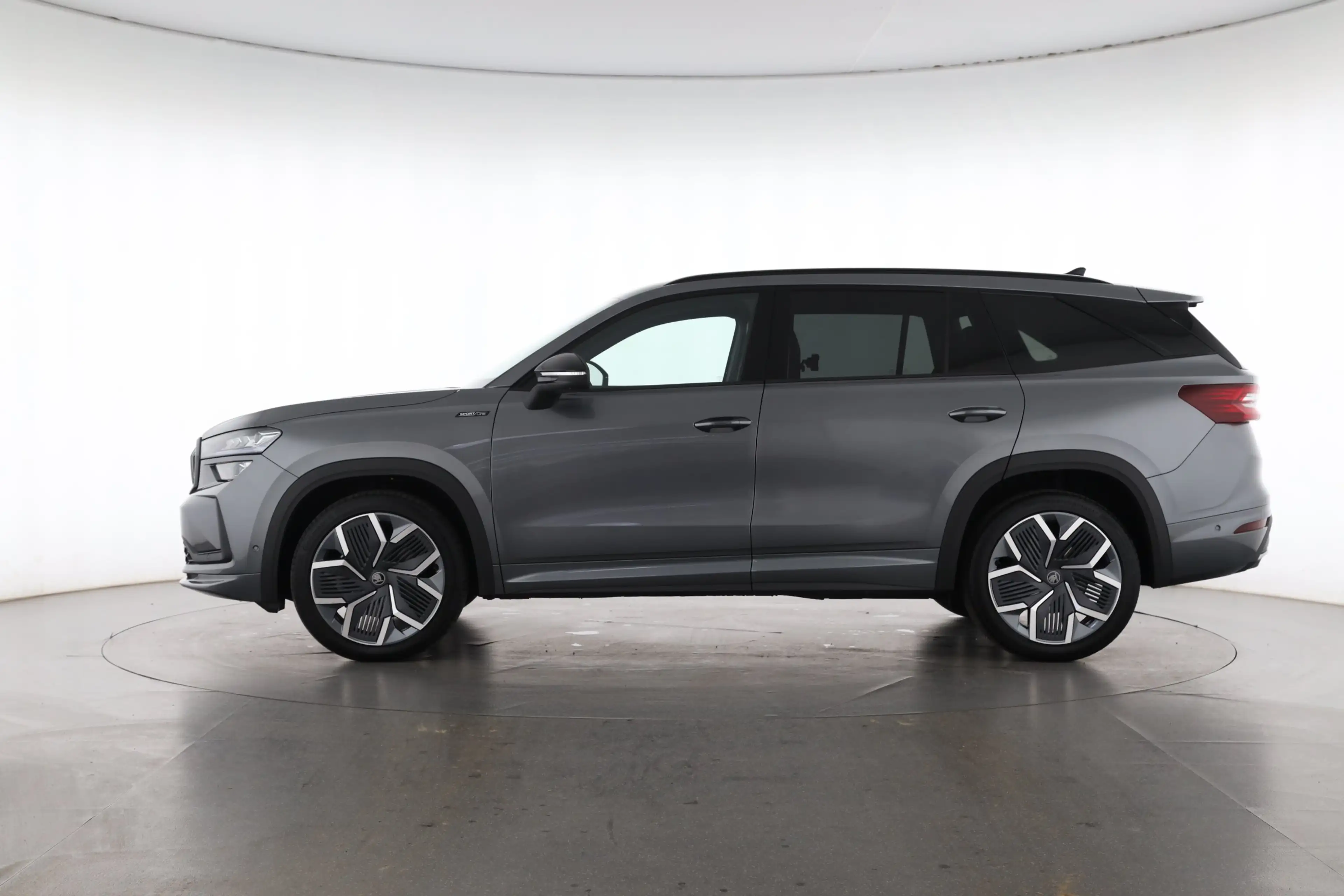 Skoda Kodiaq 2.0 TDI DSG 4x4 SPORTLINE |AHK|NAVI| — photo 3