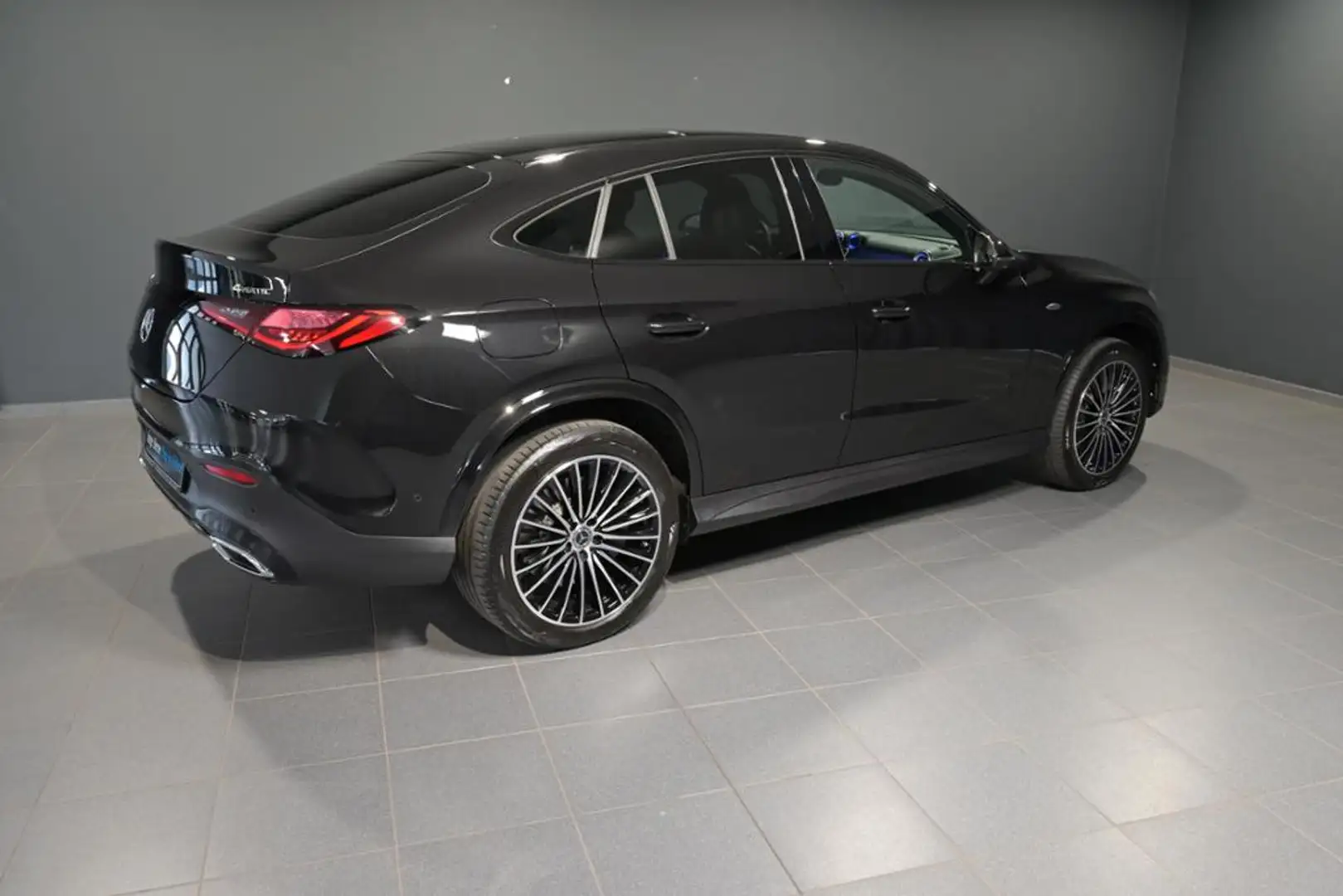 Mercedes-Benz GLC 400 e 4M Coupé AMG Night SpurW W-Paket PDC Schwarz - 2