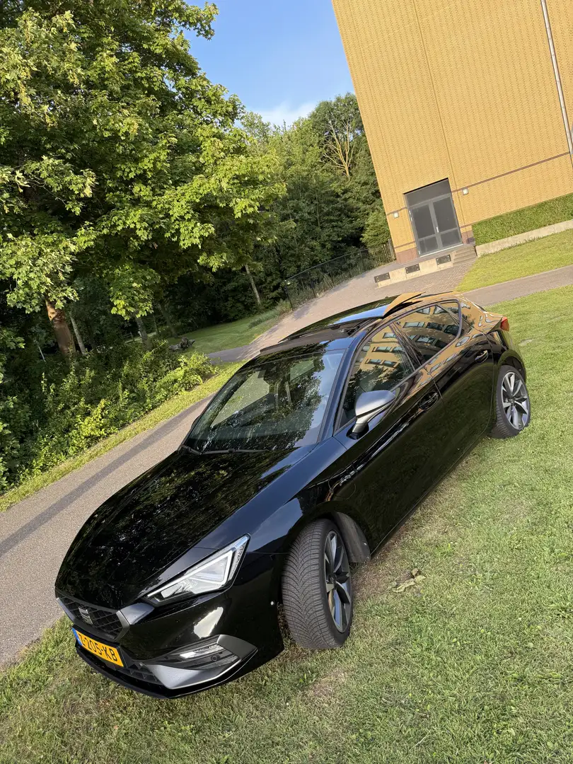 SEAT Leon 1.4 TSI eHy. PHEV FR Zwart - 2