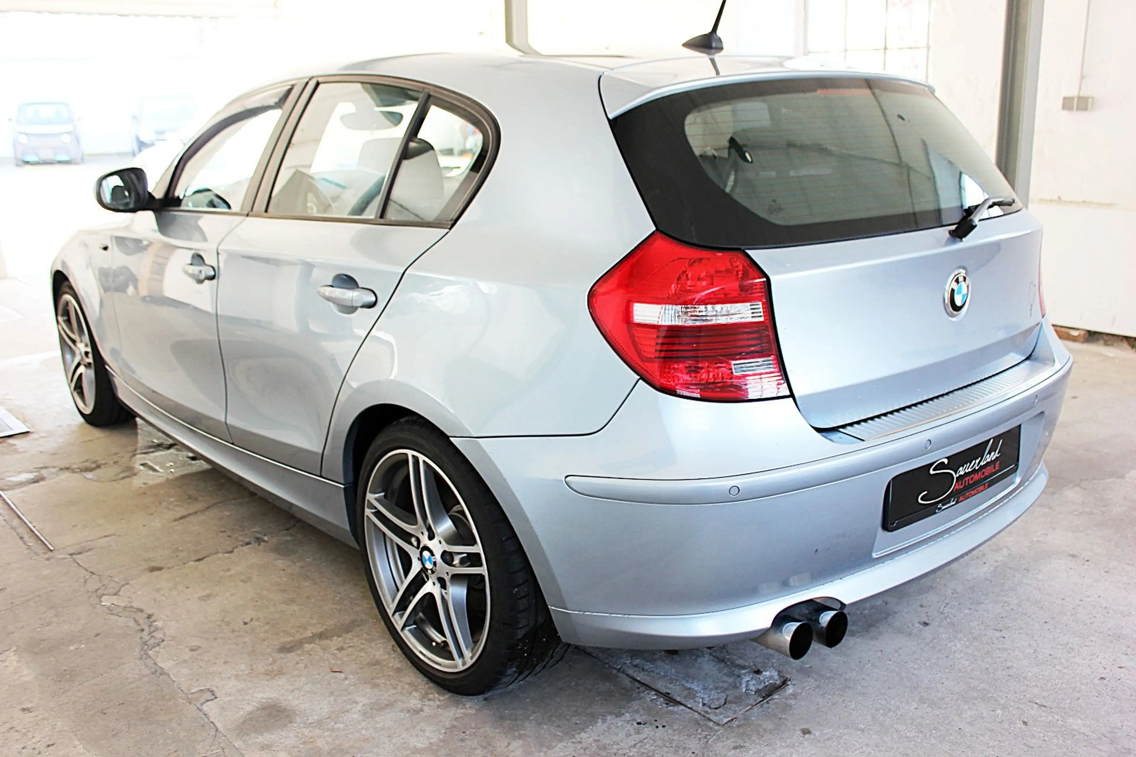 BMW 118 i NAVI XENON ABGAS 18" M FELGEN — photo 6