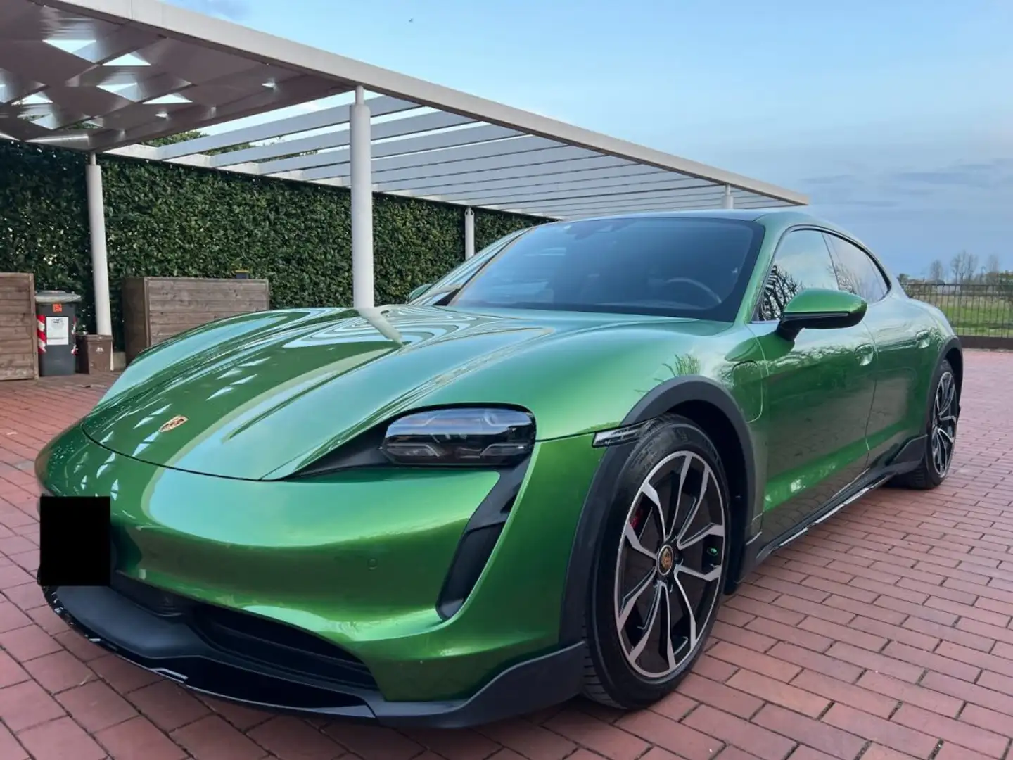 Porsche Taycan 4S Cross Turismo Battery Plus Verde - 1