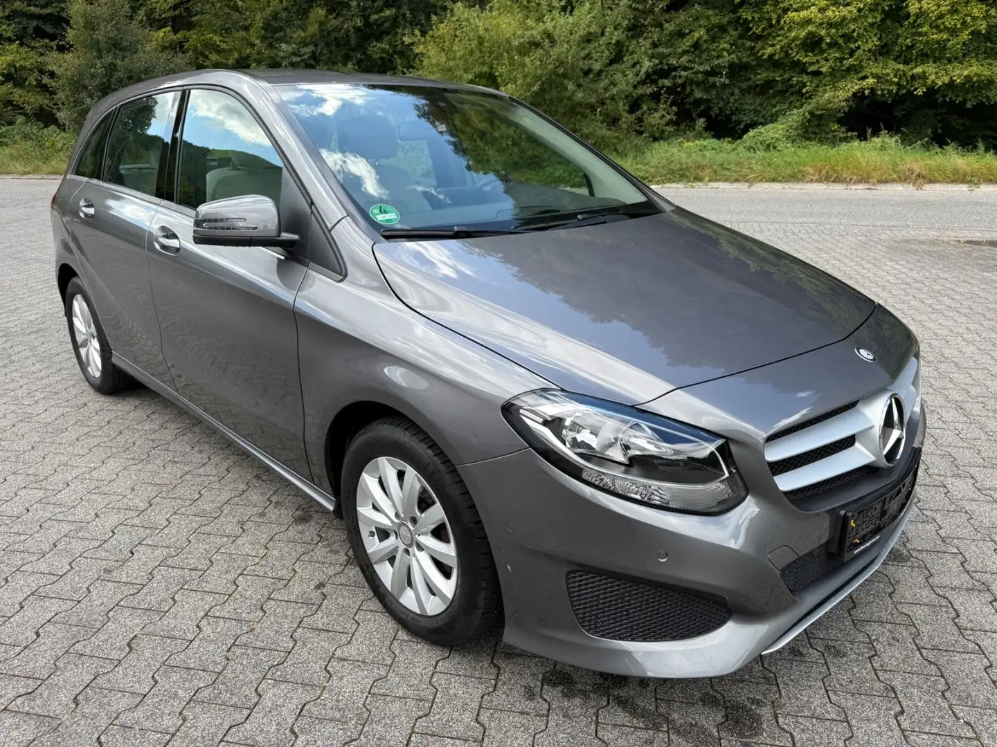 Mercedes-Benz B 220 B -Klasse B 220 4Matic Grau - 1