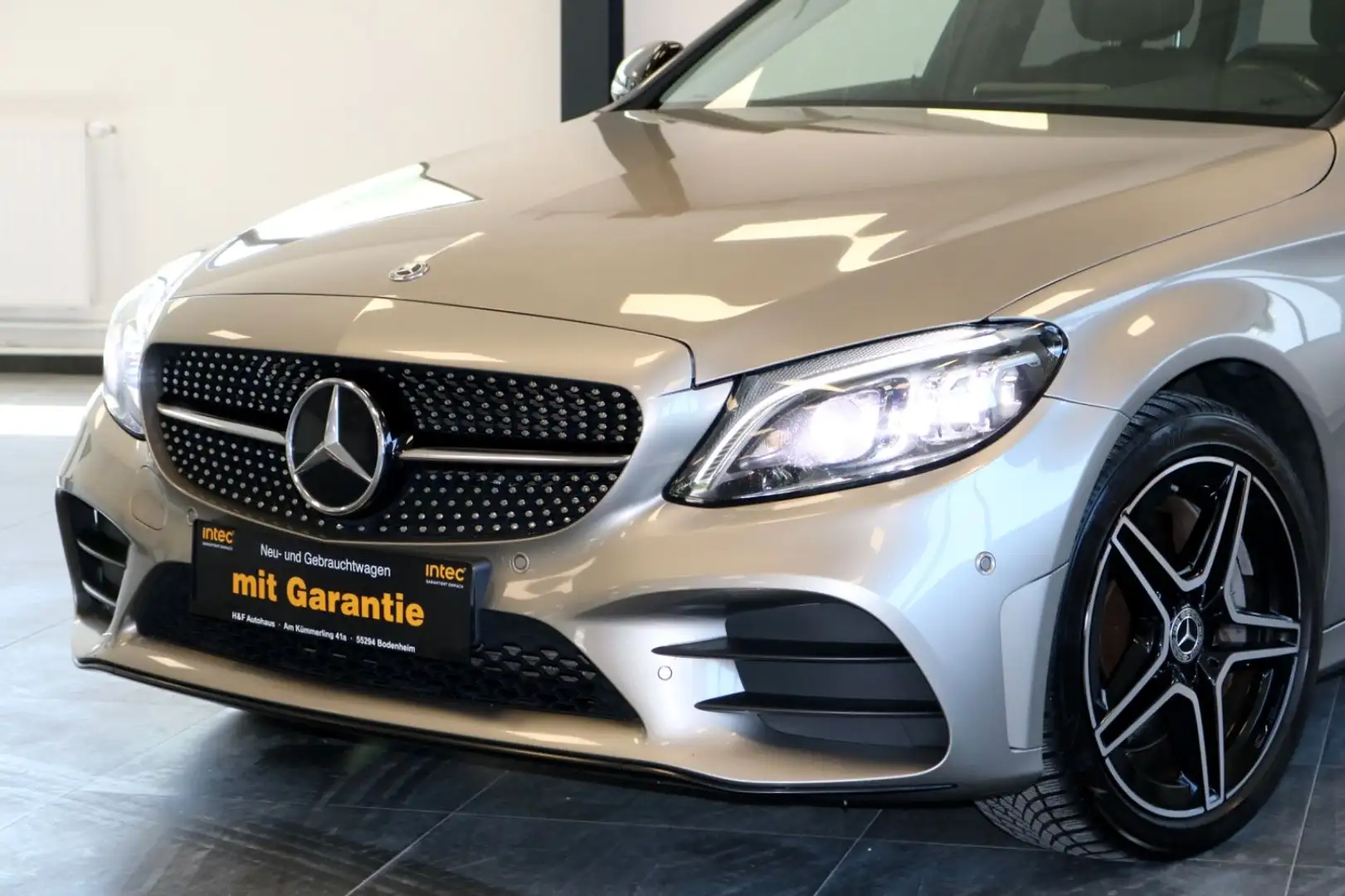 Mercedes-Benz C 300 de T-Modell AMG Line/ PANO/ACC/LEDER Zilver - 2