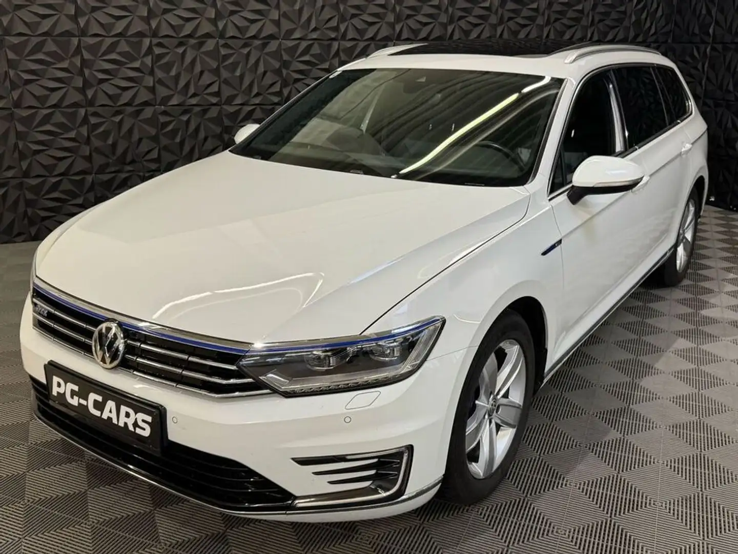 Volkswagen Passat 1.4 GTE Weiß - 1