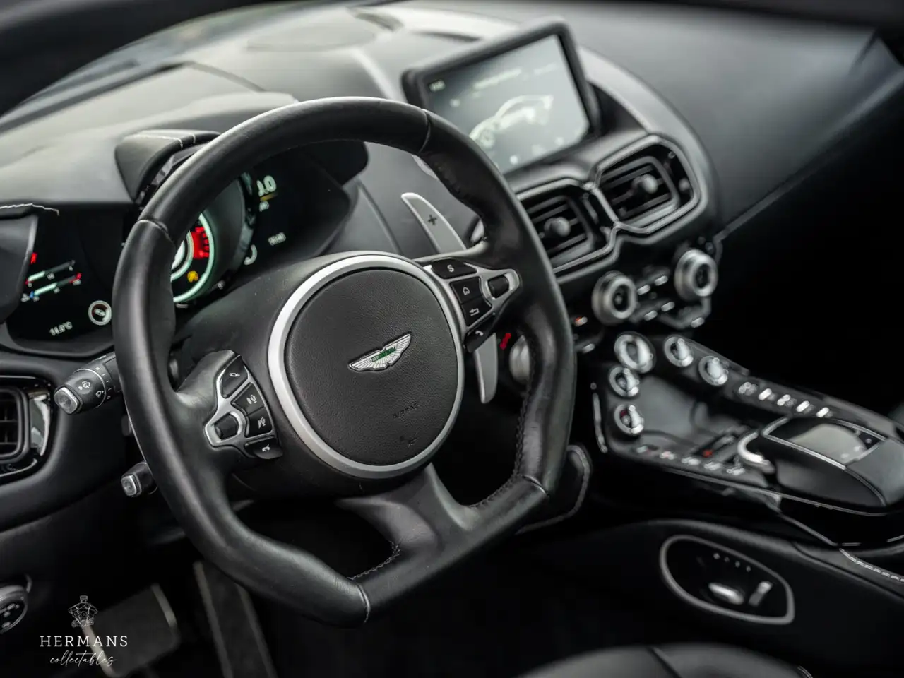Aston Martin Vantage — photo 14 sur 35