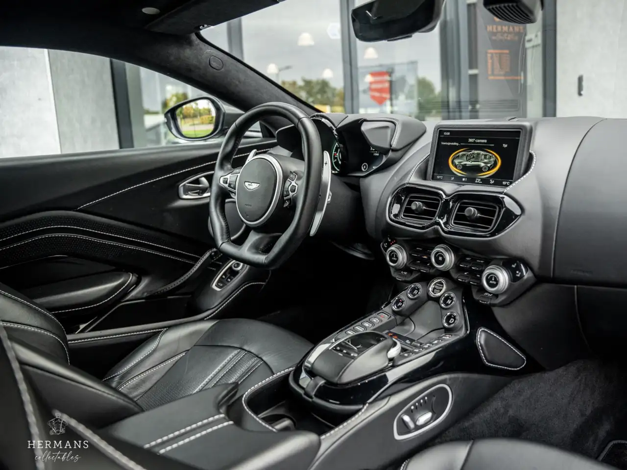 Aston Martin Vantage — photo 15 sur 35