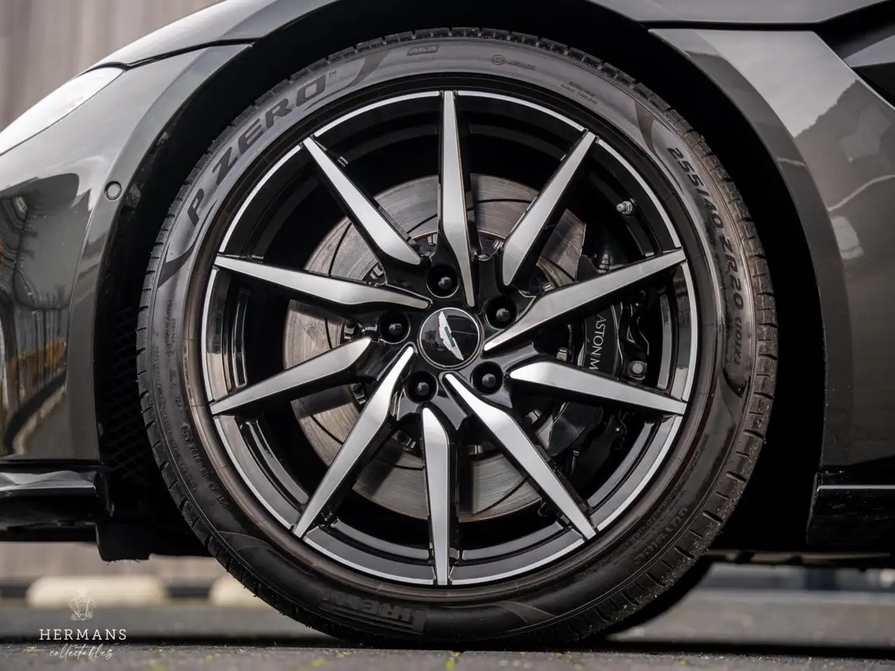 Aston Martin Vantage — photo 13 sur 35