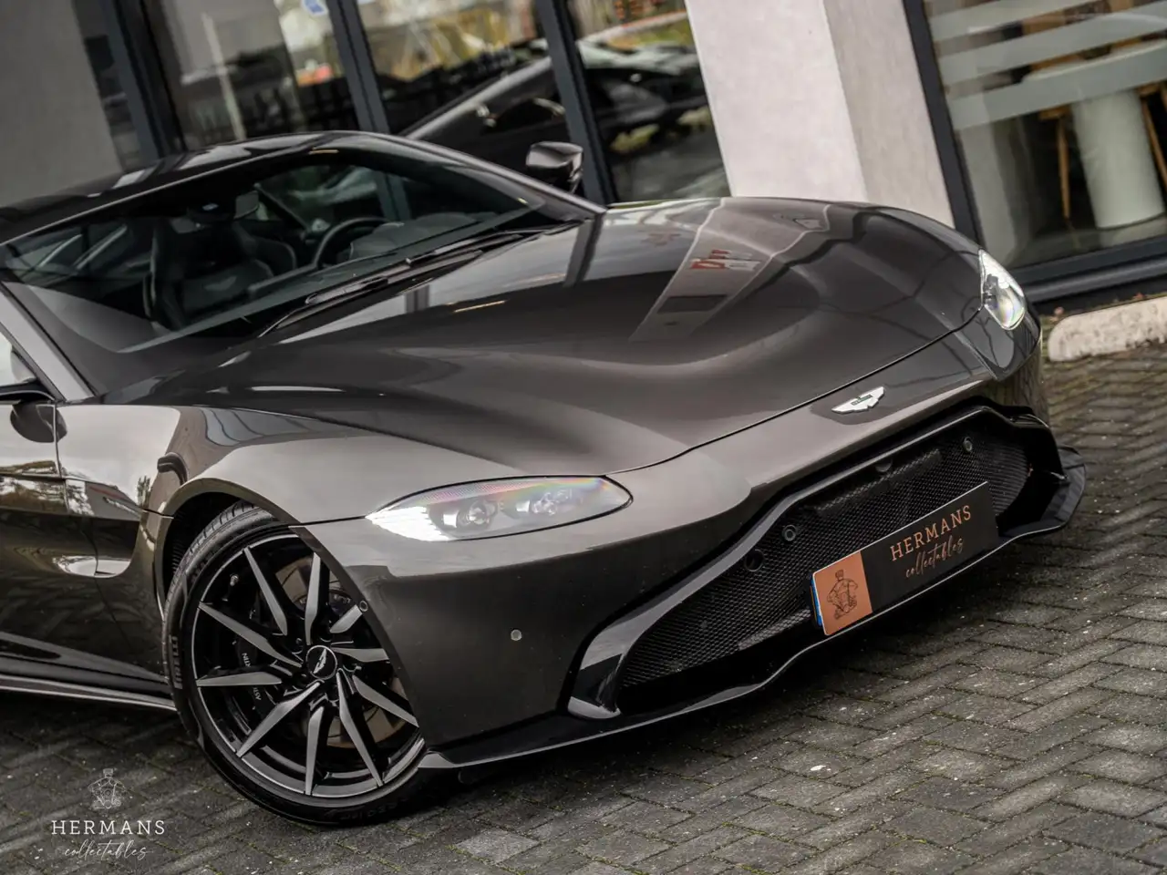 Aston Martin Vantage — photo 27 sur 35