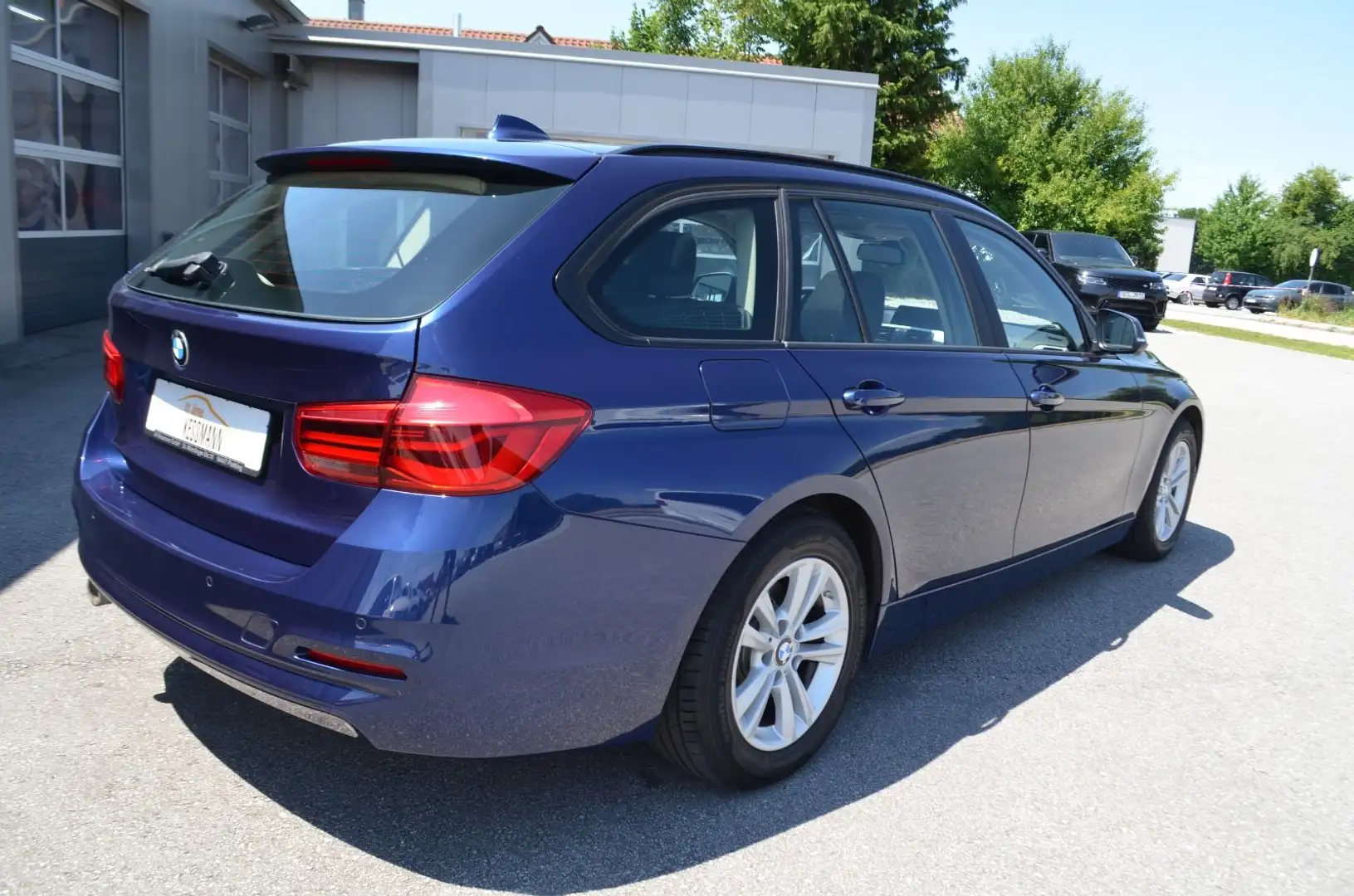BMW 318 d Touring Automatik Navi LED Panorama AHk Blu/Azzurro - 2