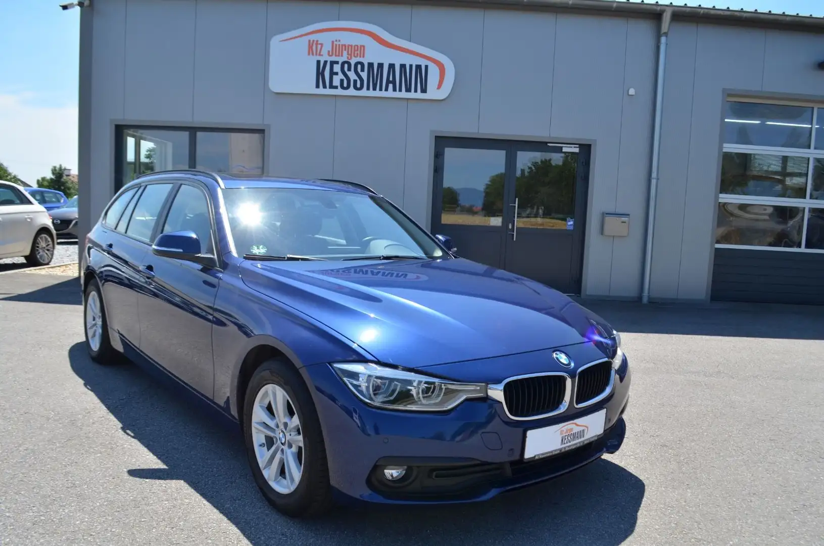 BMW 318 d Touring Automatik Navi LED Panorama AHk Blu/Azzurro - 1