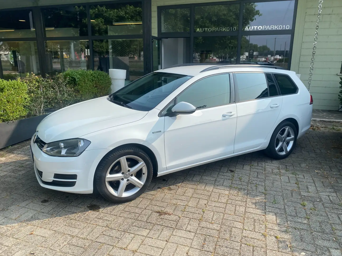 Volkswagen Golf Variant Golf Variant 1.2 tsi Trend 85cv OK NEOPATENTATI Bianco - 1