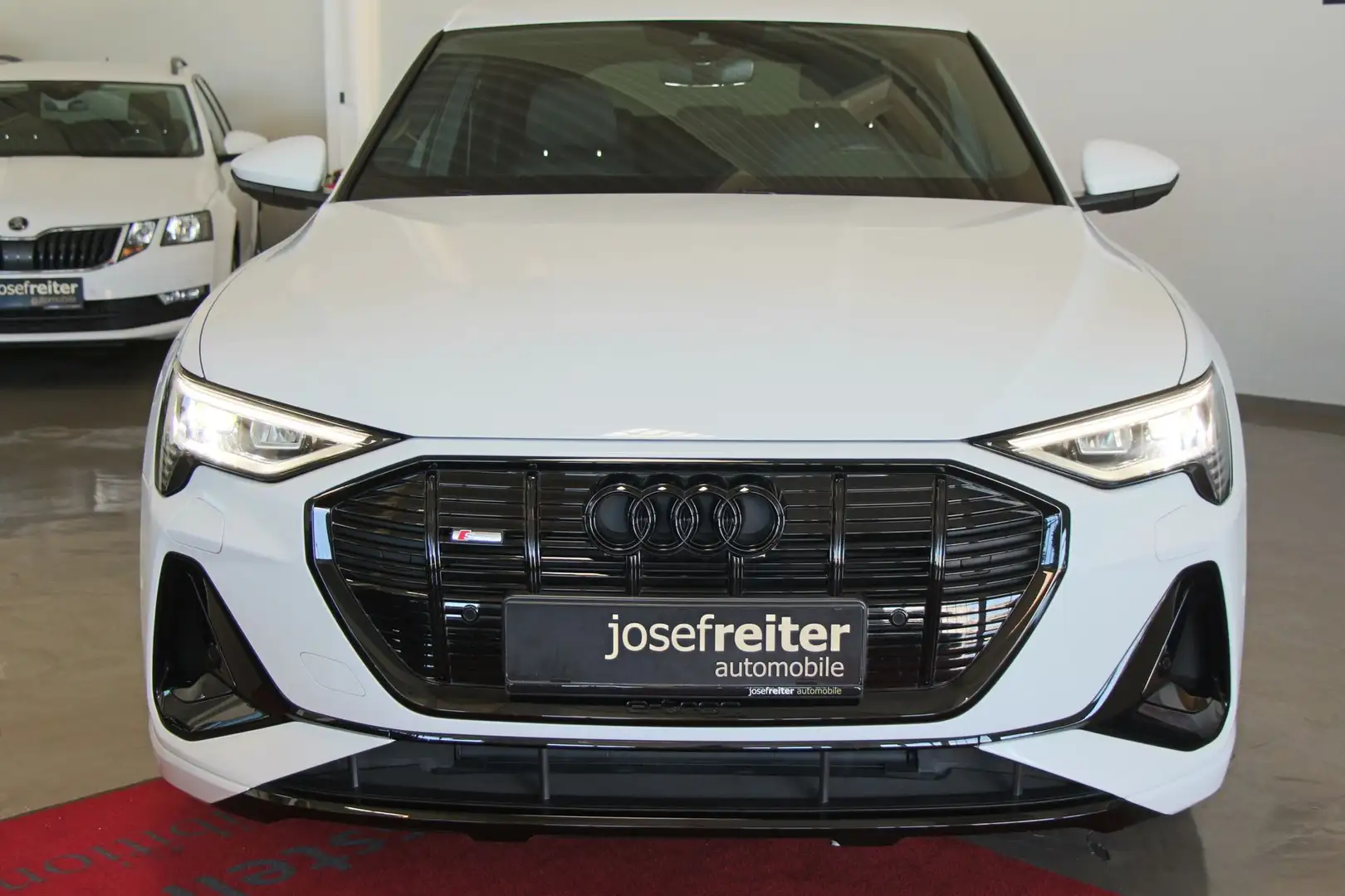 Audi e-tron SB 50 quattro S-Line Blanc - 2
