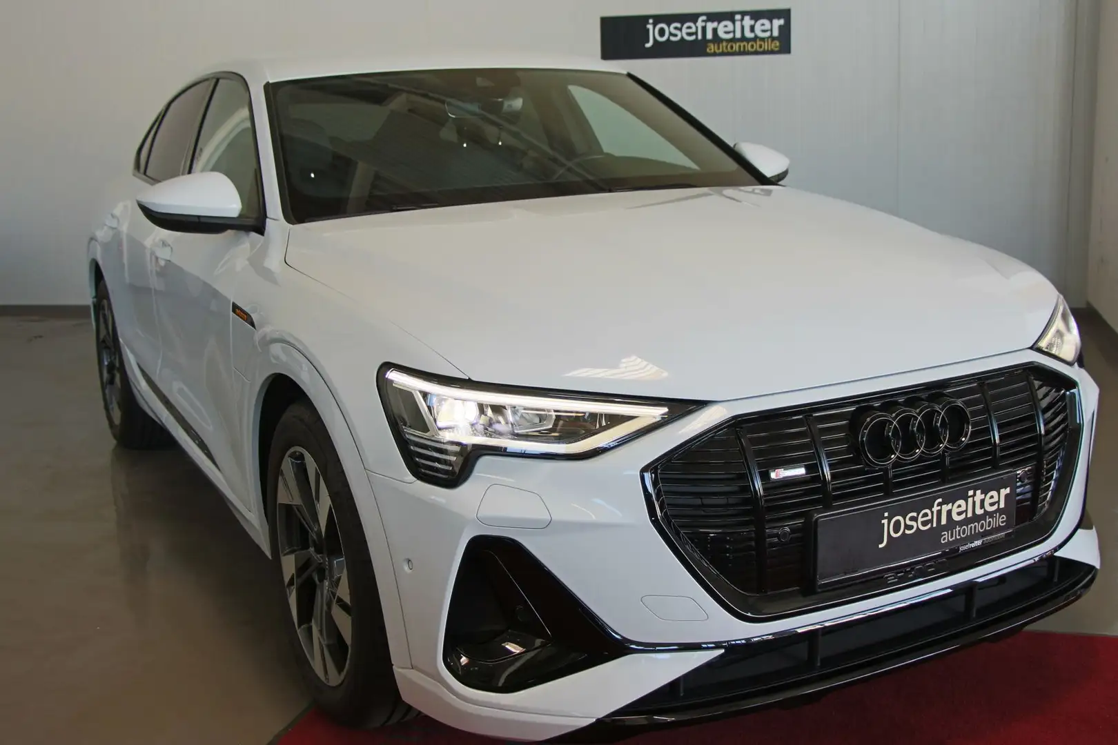 Audi e-tron SB 50 quattro S-Line Blanc - 1