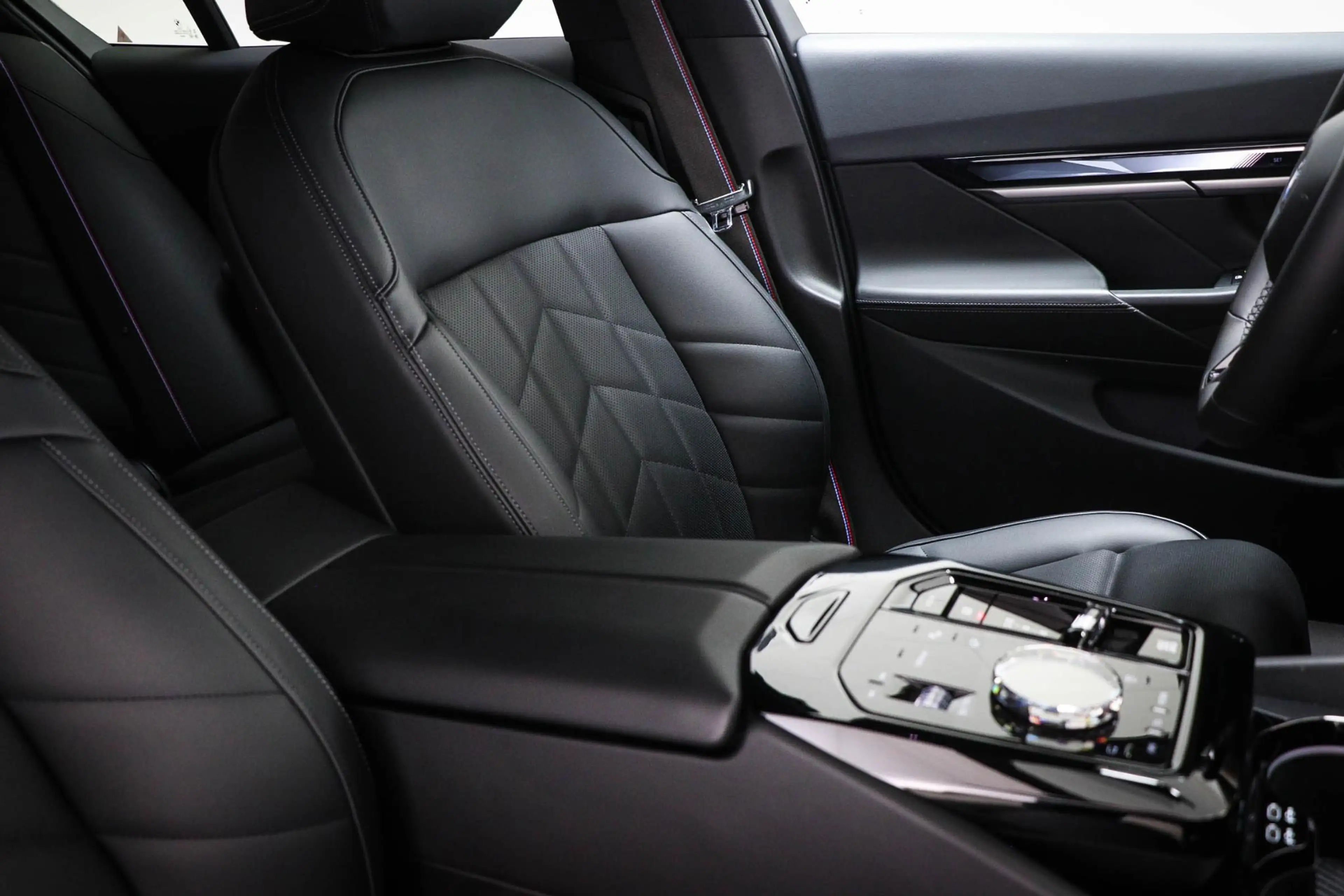 BMW 550 5-serie 550e xDrive | HEAD UP | BOWER & WILKINS | — photo 10