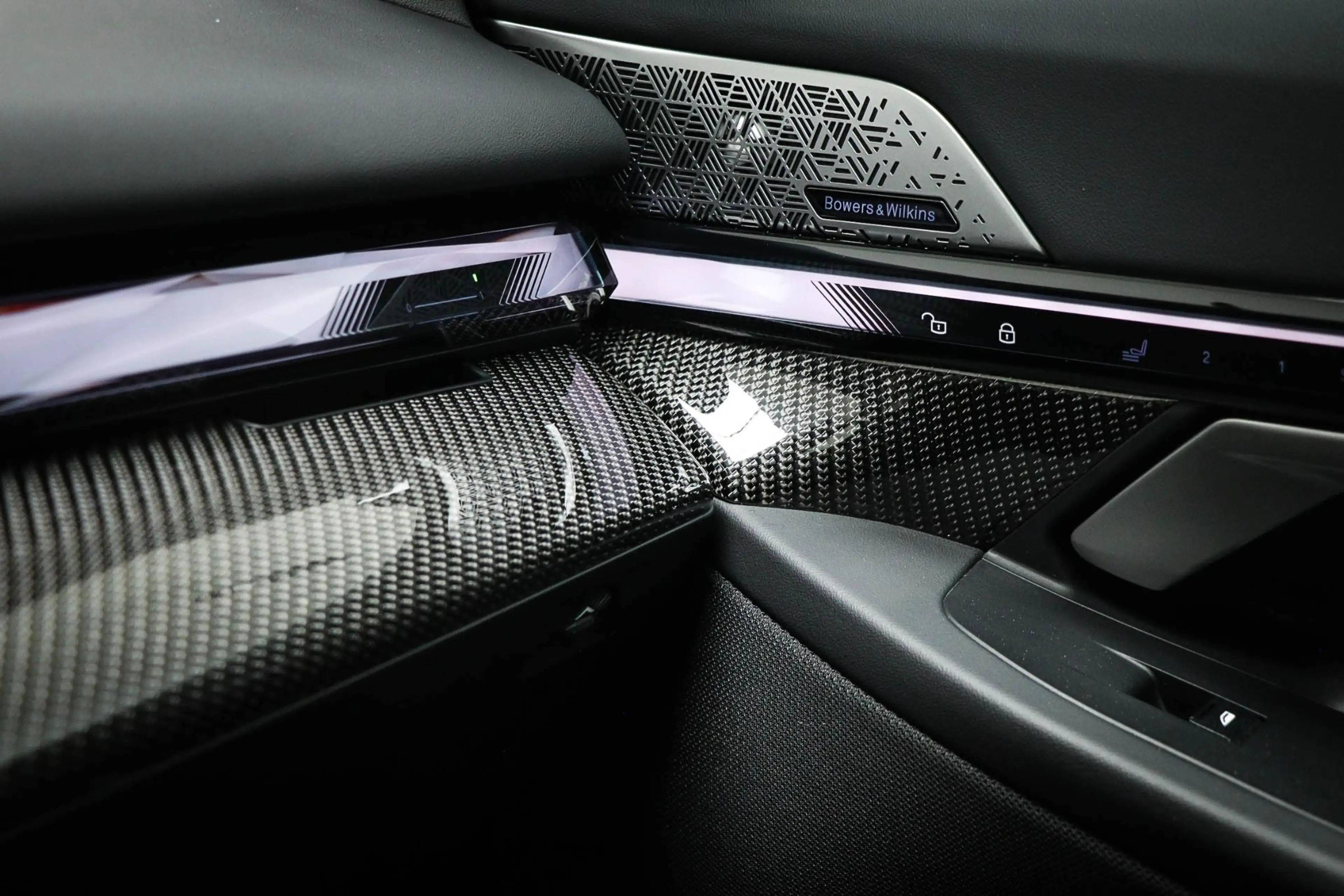 BMW 550 5-serie 550e xDrive | HEAD UP | BOWER & WILKINS | — photo 13