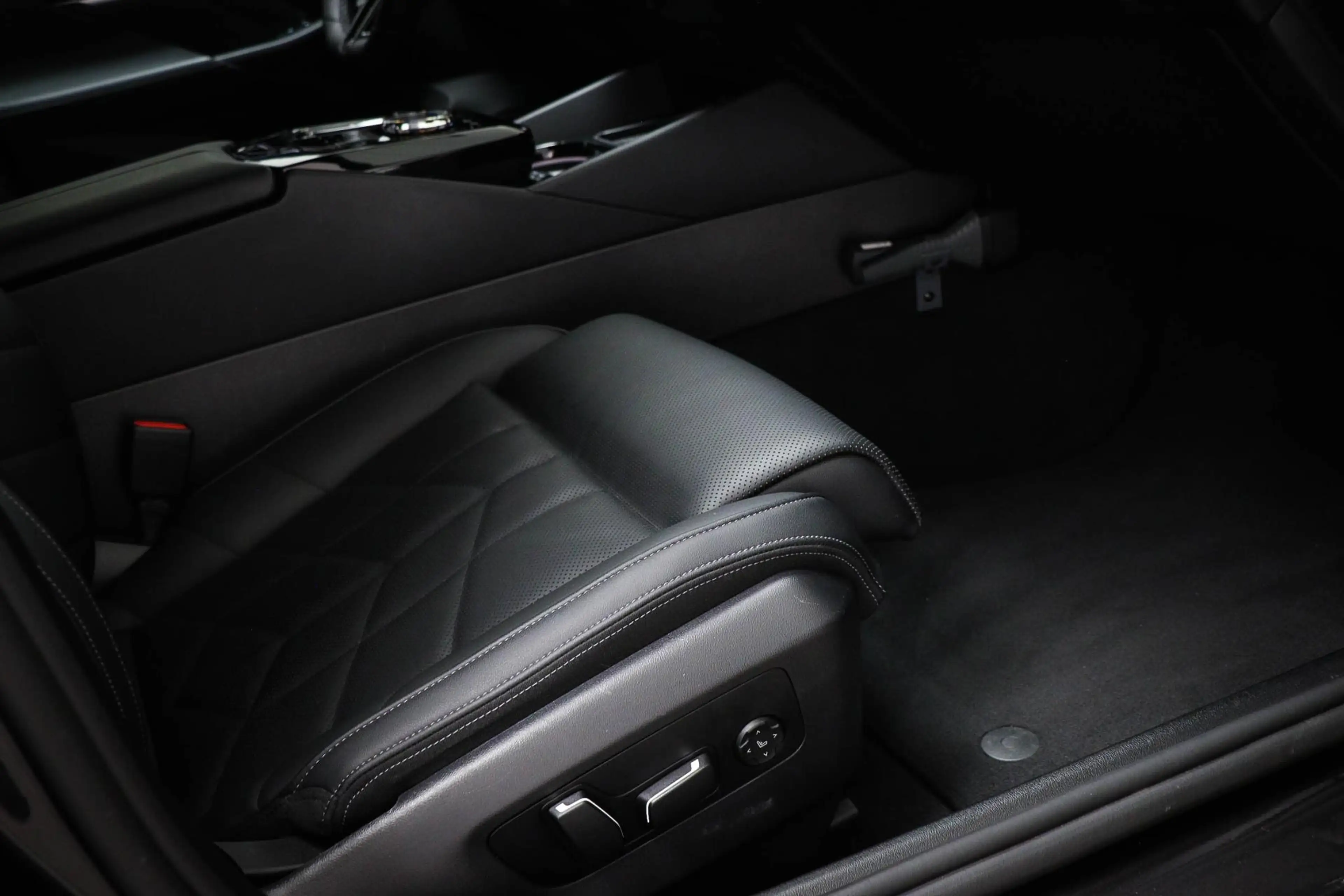 BMW 550 5-serie 550e xDrive | HEAD UP | BOWER & WILKINS | — photo 11