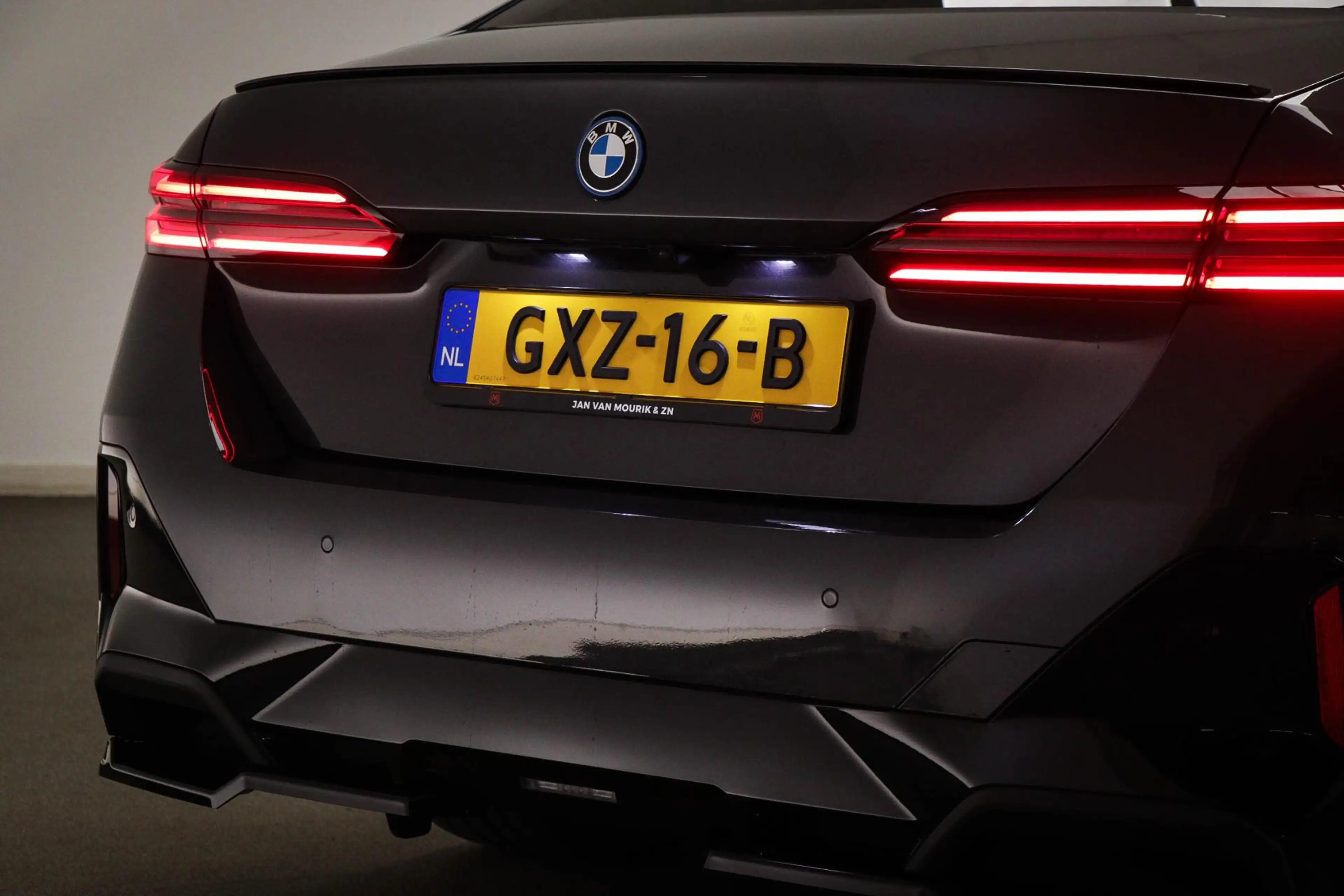 BMW 550 5-serie 550e xDrive | HEAD UP | BOWER & WILKINS | — photo 32